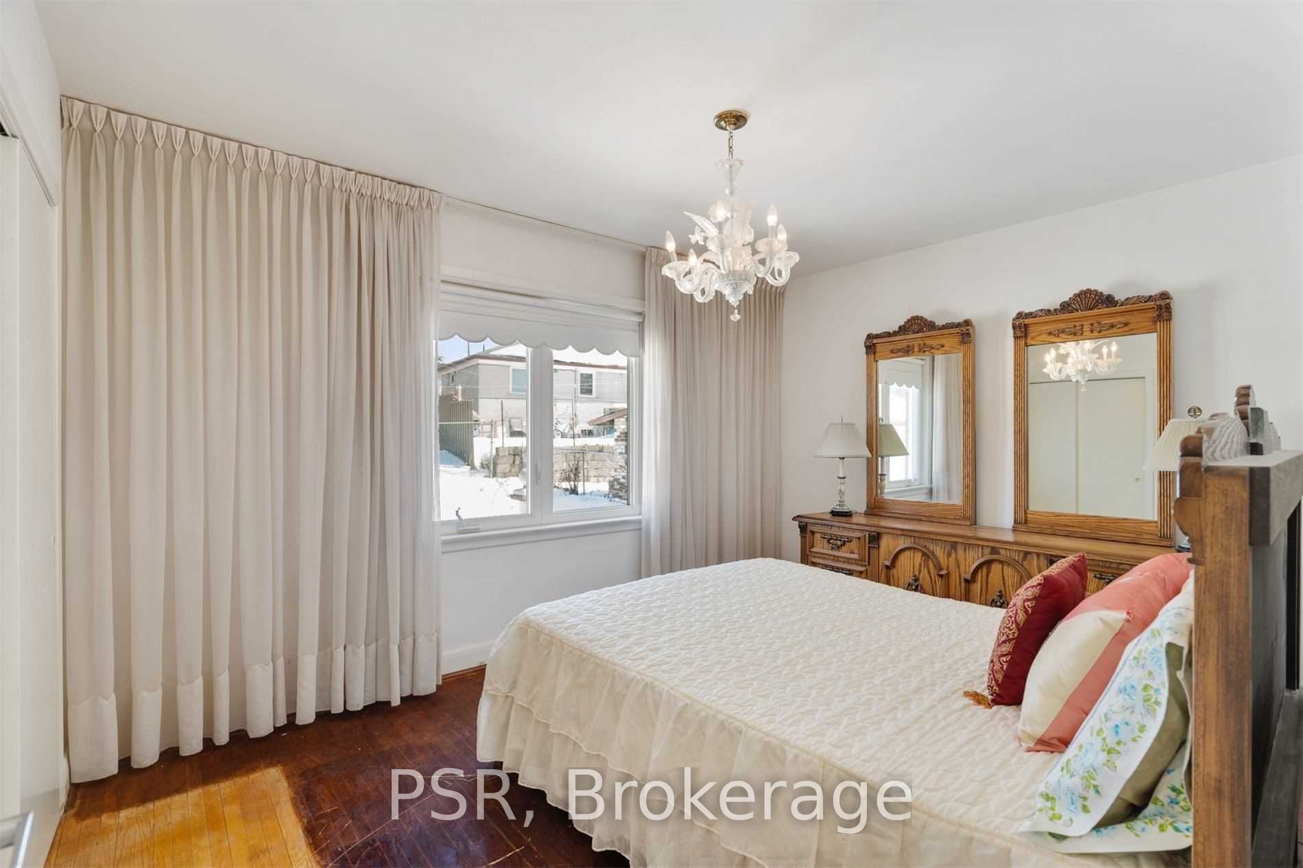 33 Coquette Rd, Toronto, ON M3L1T1 | 4 Bedroom 2 Bathroom Detached House | Image 12