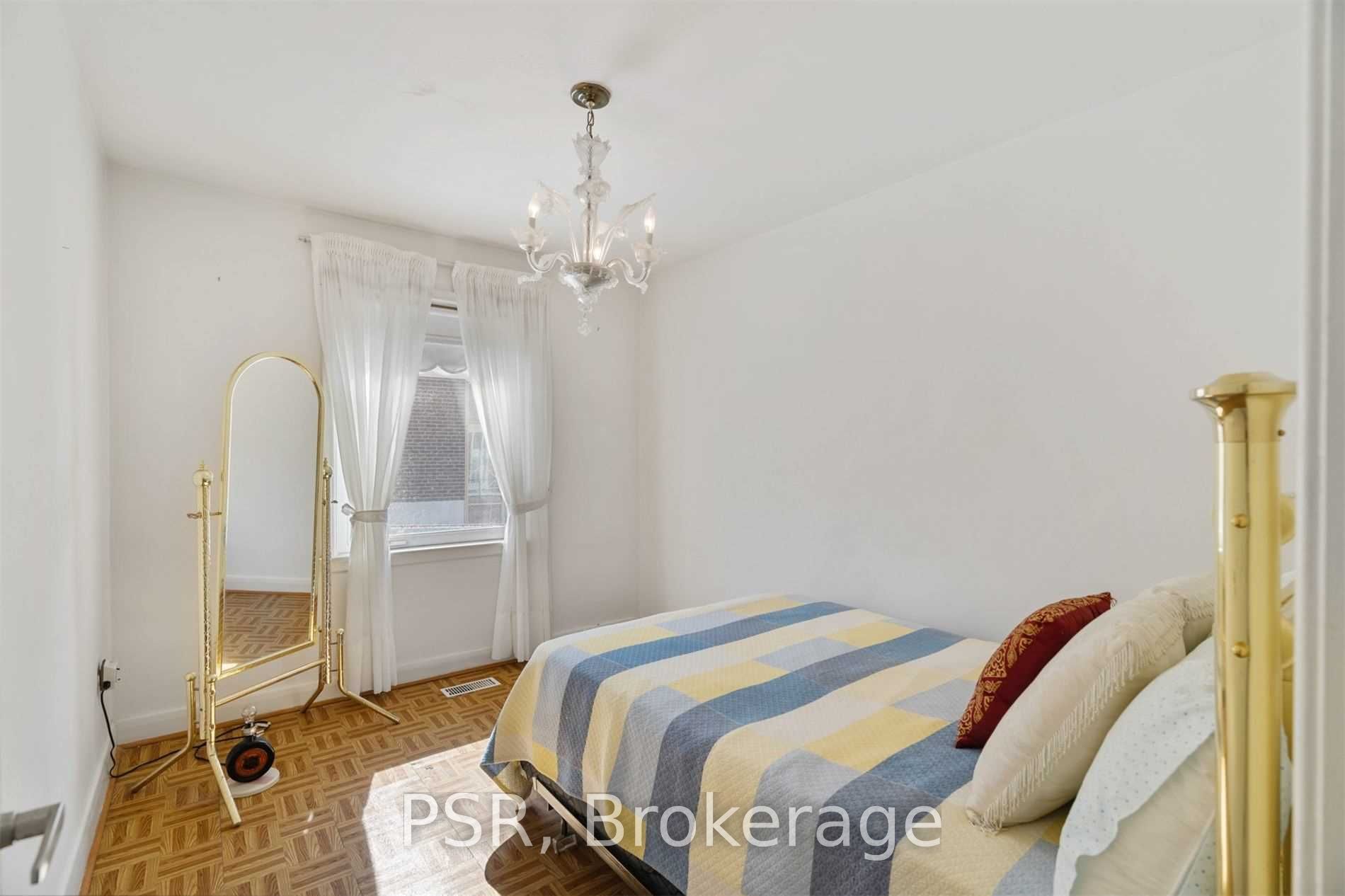 33 Coquette Rd, Toronto, ON M3L1T1 | 4 Bedroom 2 Bathroom Detached House | Image 14