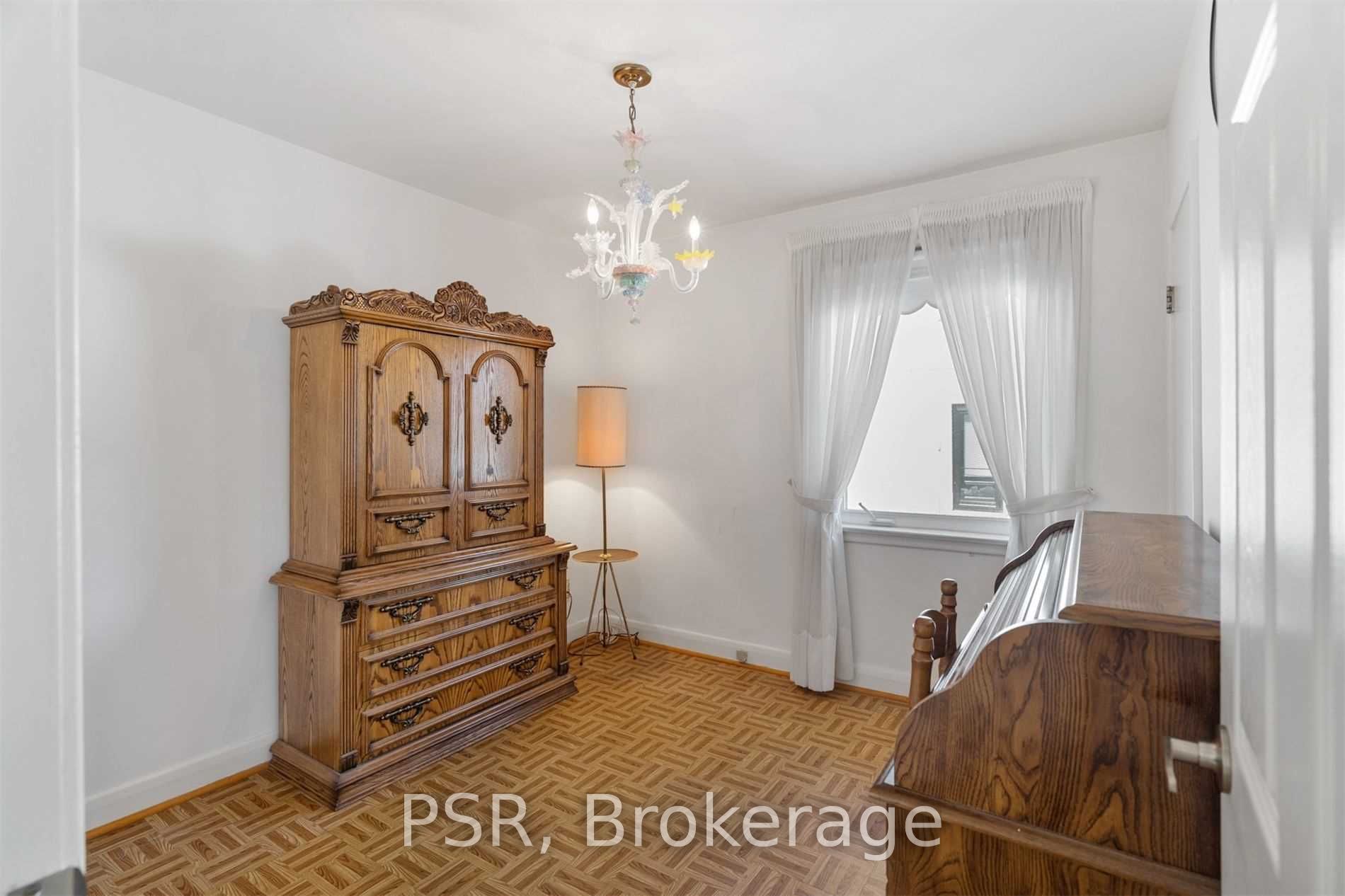 33 Coquette Rd, Toronto, ON M3L1T1 | 4 Bedroom 2 Bathroom Detached House | Image 16