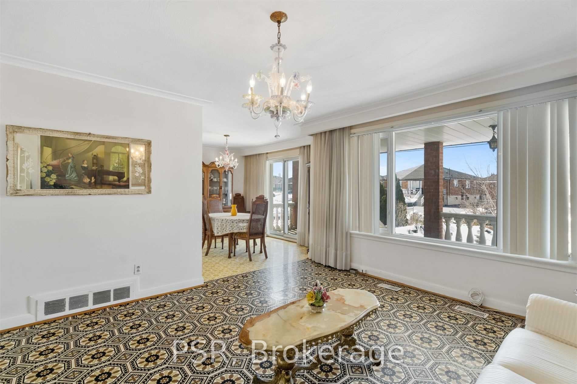 33 Coquette Rd, Toronto, ON M3L1T1 | 4 Bedroom 2 Bathroom Detached House | Image 4