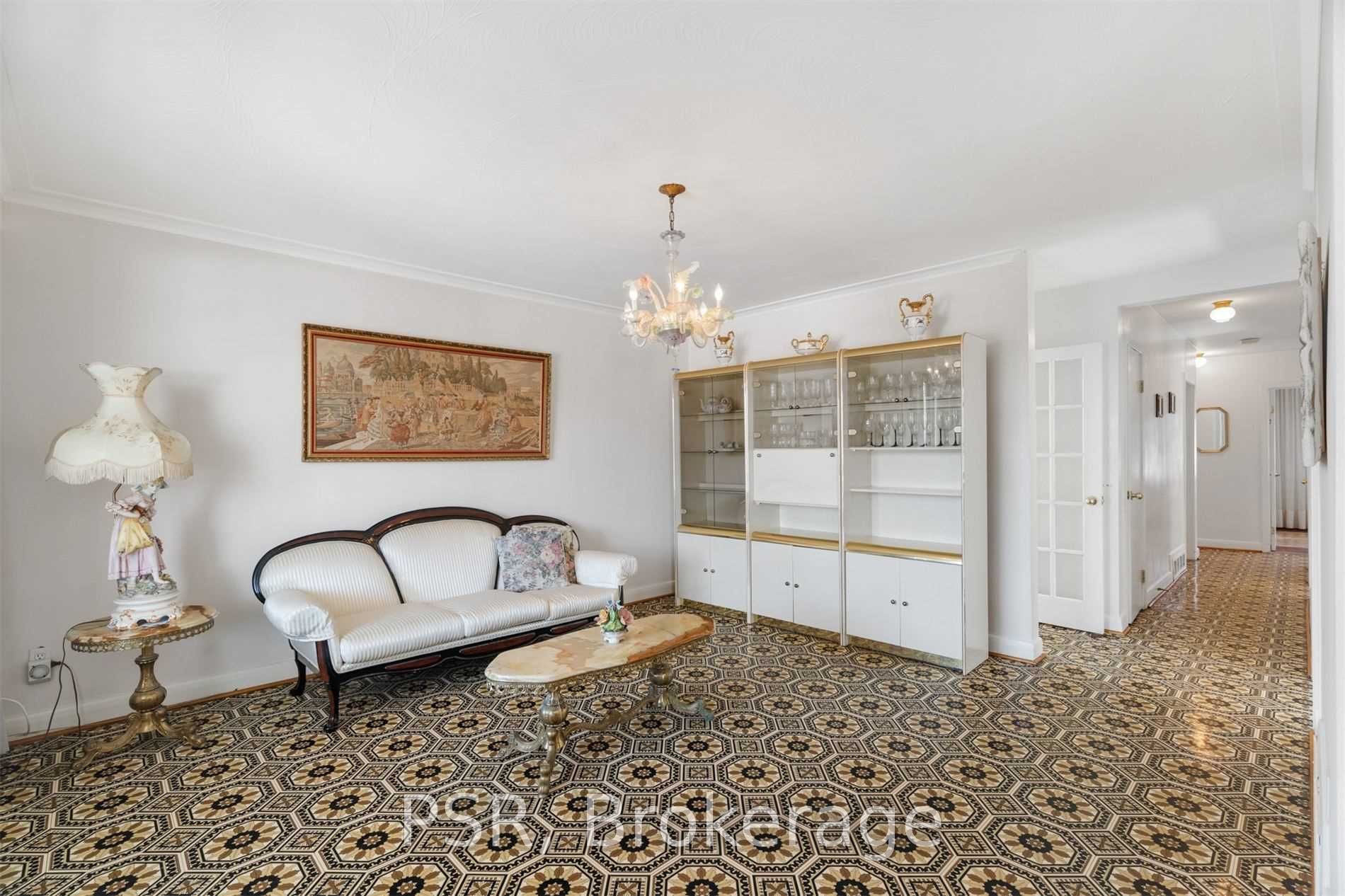 33 Coquette Rd, Toronto, ON M3L1T1 | 4 Bedroom 2 Bathroom Detached House | Image 5