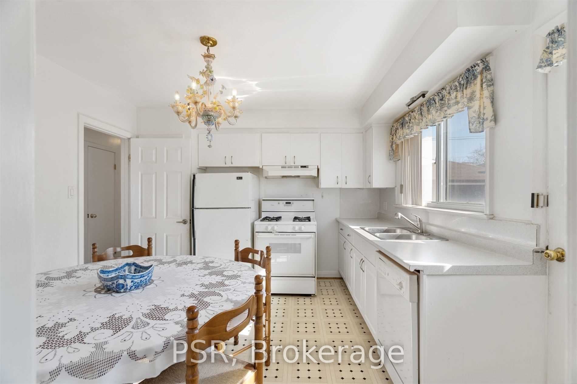 33 Coquette Rd, Toronto, ON M3L1T1 | 4 Bedroom 2 Bathroom Detached House | Image 9