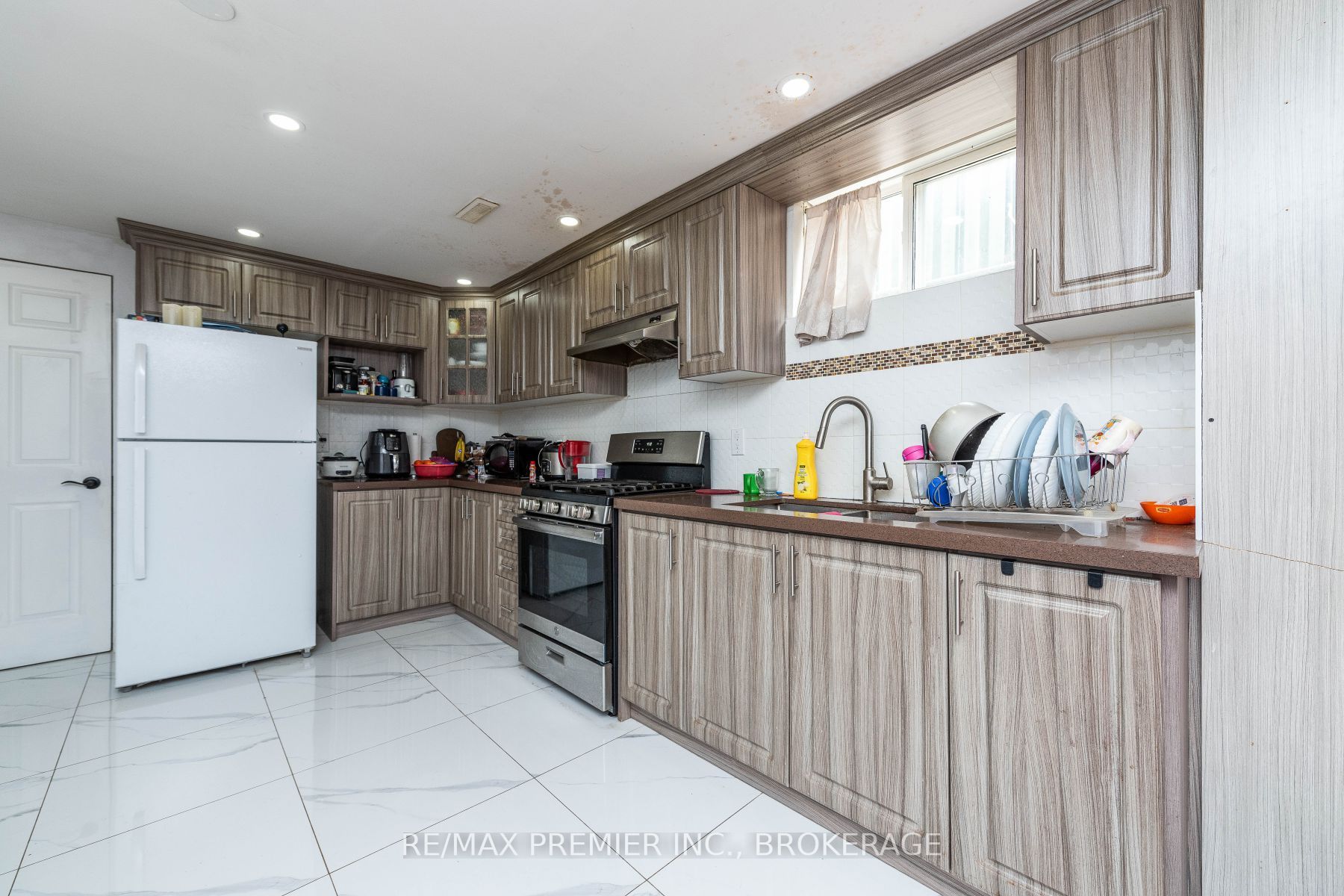 81 Milady Rd, Toronto, ON M9L2H9 | 3 Bedroom 4 Bathroom Semi-Detached House | Image 35