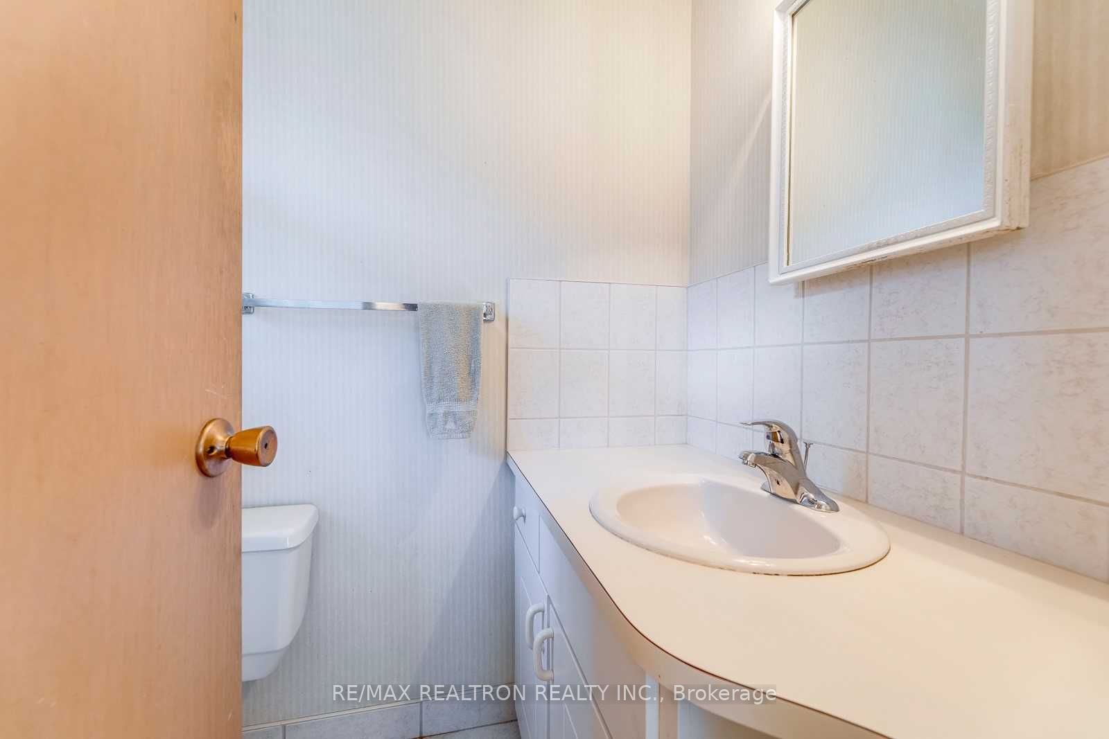 21 Manorhampton Dr, Toronto, ON M9P1E1 | 3 Bedroom 3 Bathroom Detached House | Image 16