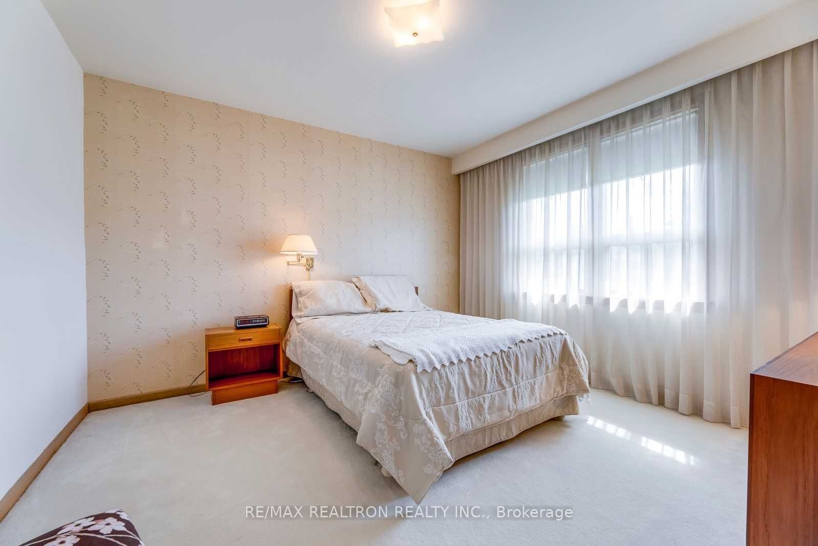 21 Manorhampton Dr, Toronto, ON M9P1E1 | 3 Bedroom 3 Bathroom Detached House | Image 18