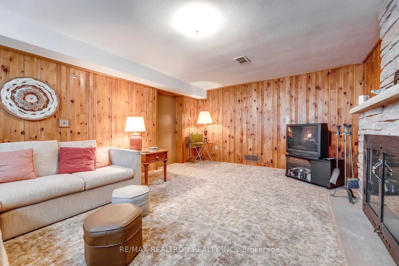 21 Manorhampton Dr, Toronto, ON M9P1E1 | 3 Bedroom 3 Bathroom Detached House | Image 21