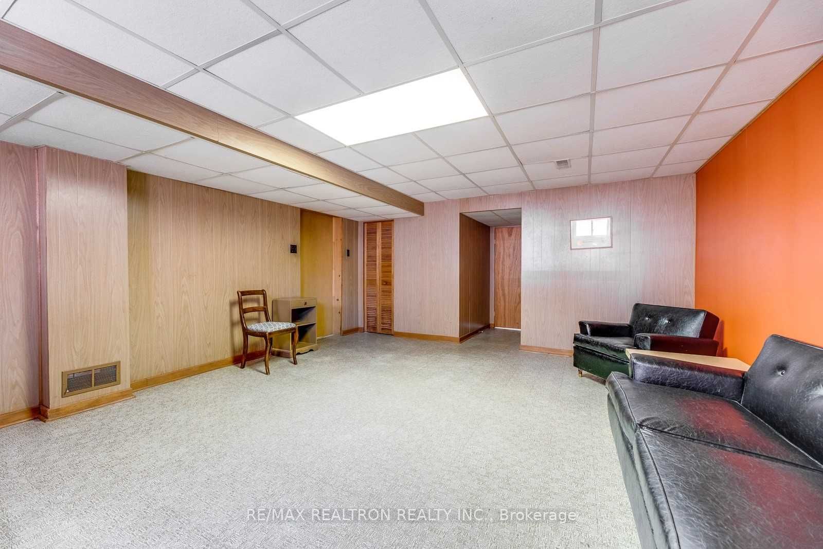 21 Manorhampton Dr, Toronto, ON M9P1E1 | 3 Bedroom 3 Bathroom Detached House | Image 23