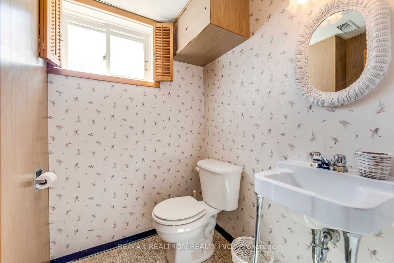 21 Manorhampton Dr, Toronto, ON M9P1E1 | 3 Bedroom 3 Bathroom Detached House | Image 24