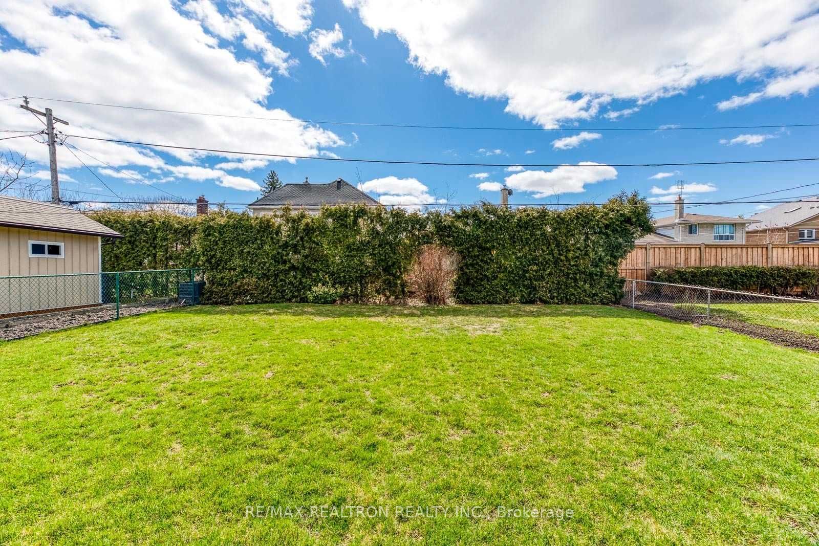 21 Manorhampton Dr, Toronto, ON M9P1E1 | 3 Bedroom 3 Bathroom Detached House | Image 28