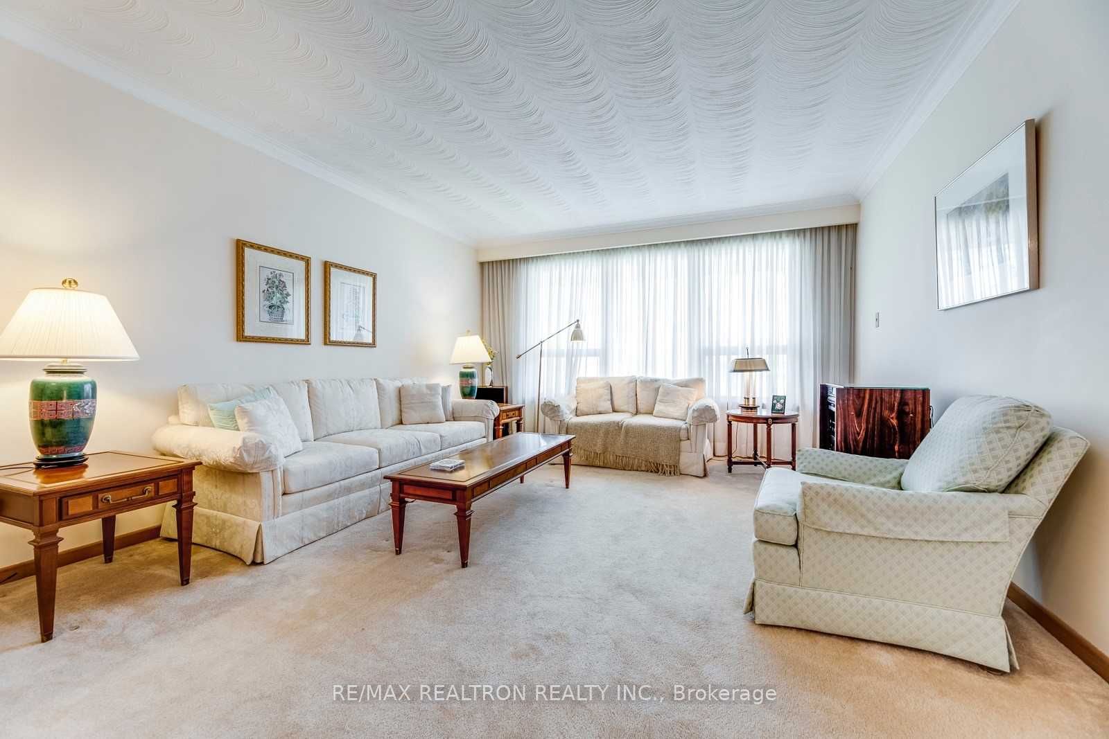 21 Manorhampton Dr, Toronto, ON M9P1E1 | 3 Bedroom 3 Bathroom Detached House | Image 3