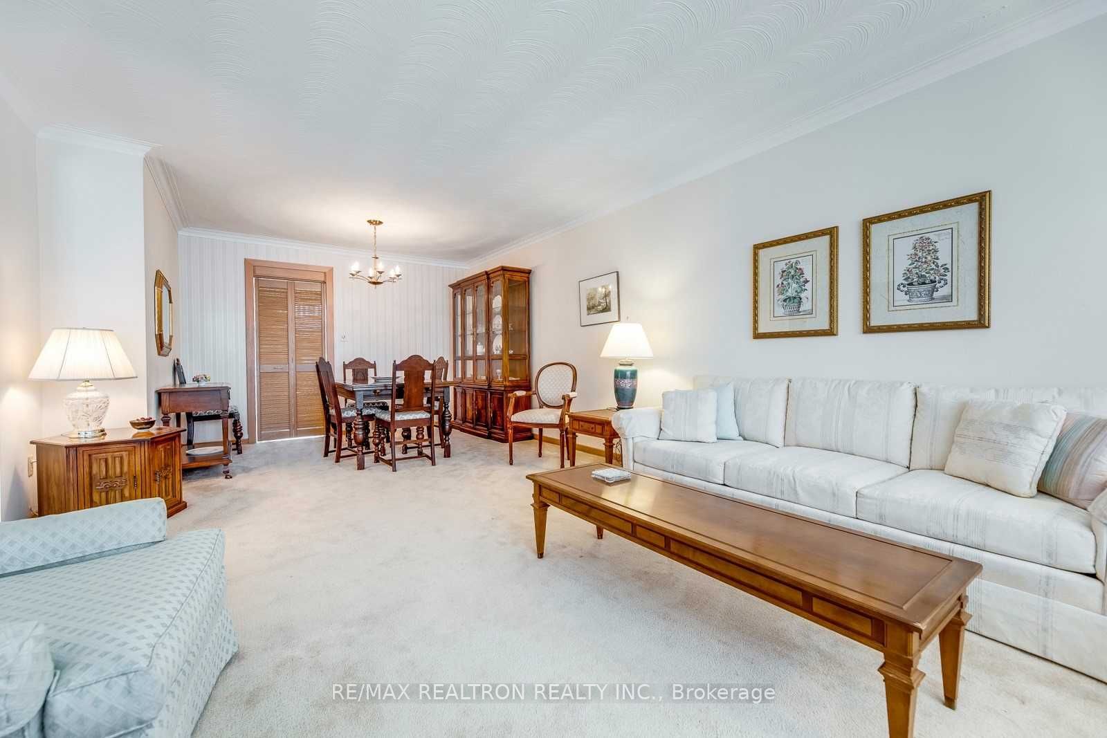 21 Manorhampton Dr, Toronto, ON M9P1E1 | 3 Bedroom 3 Bathroom Detached House | Image 4