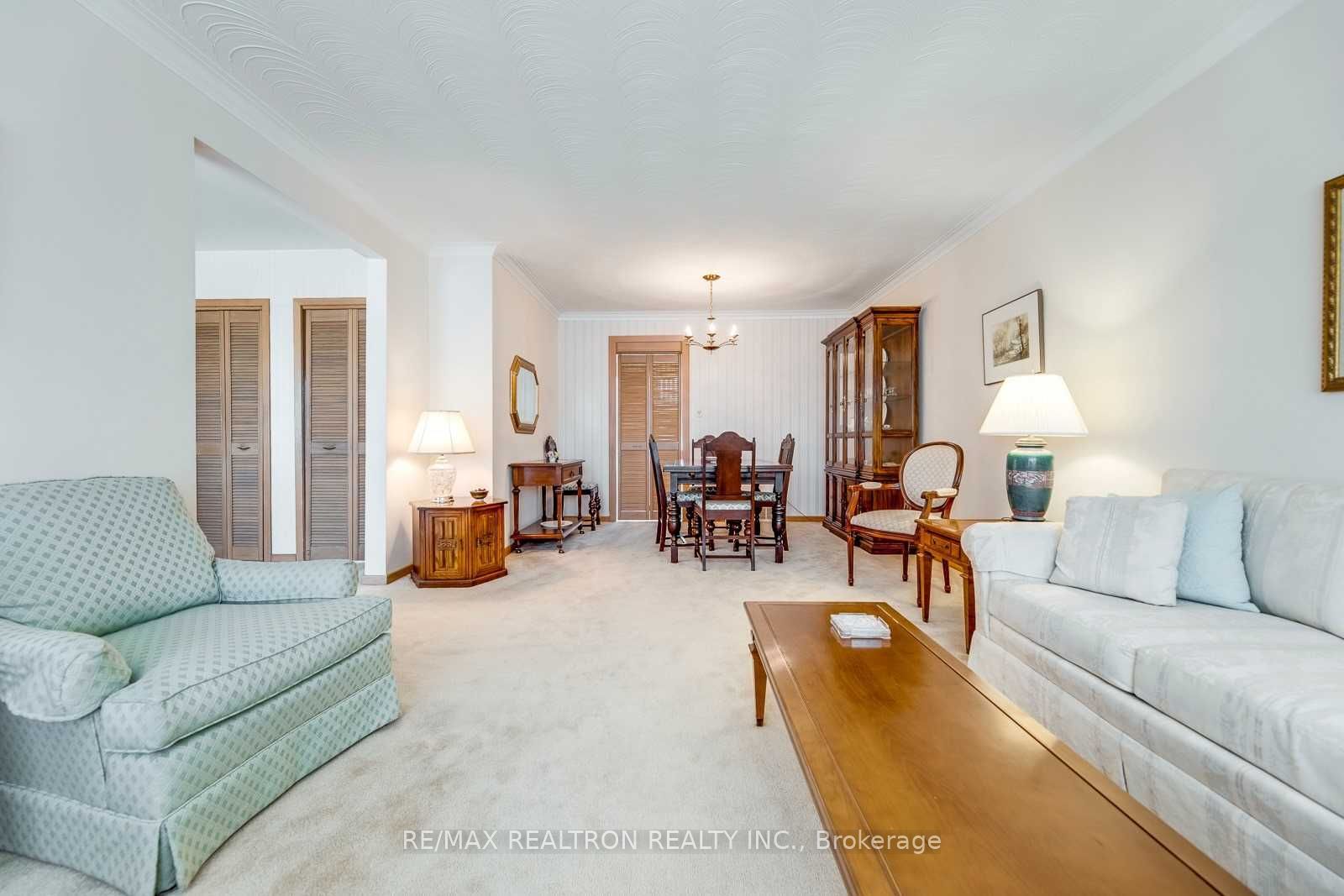 21 Manorhampton Dr, Toronto, ON M9P1E1 | 3 Bedroom 3 Bathroom Detached House | Image 5