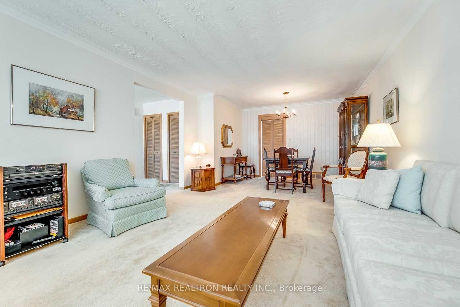 21 Manorhampton Dr, Toronto, ON M9P1E1 | 3 Bedroom 3 Bathroom Detached House | Image 6