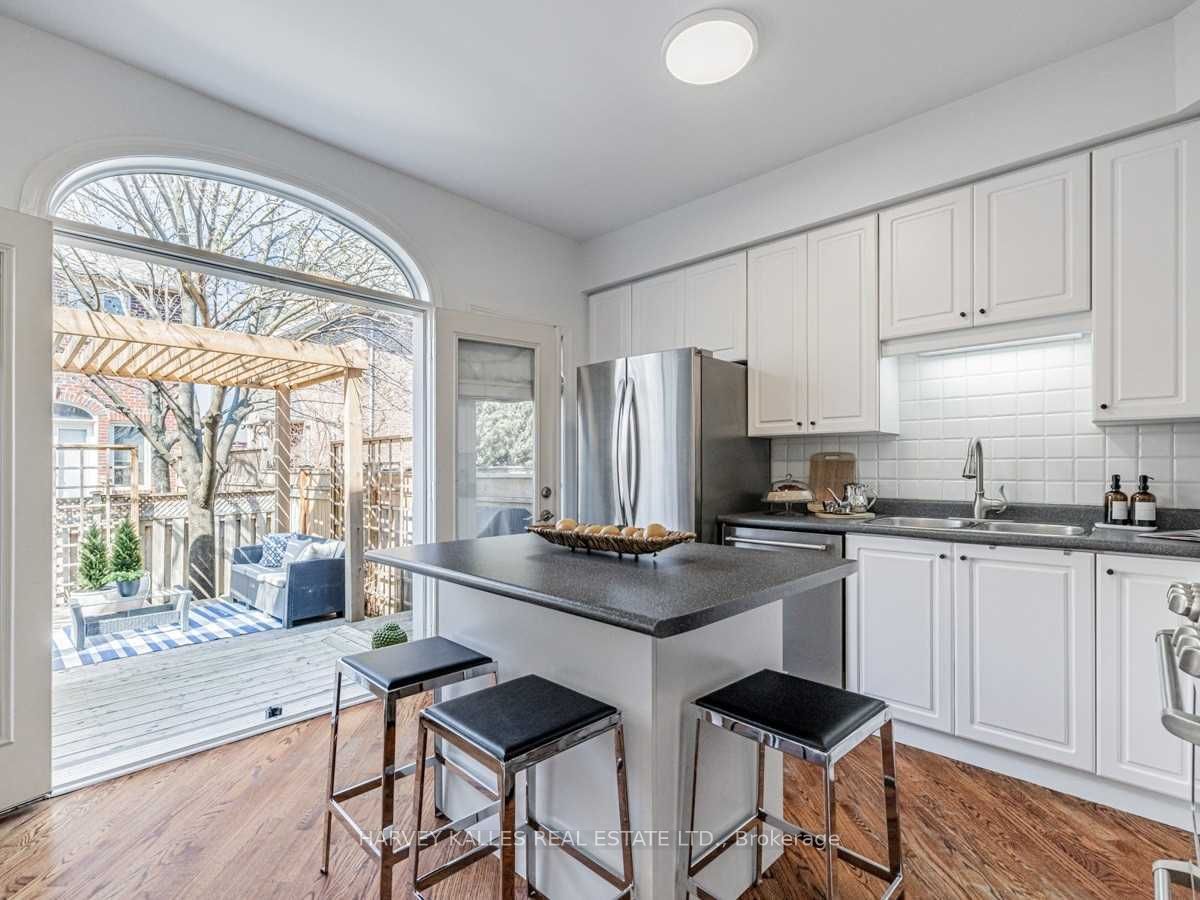 36A Mendota Rd, Toronto, ON M8Y1E8 | 2 Bedroom 2 Bathroom Freehold Townhouse | Image 11