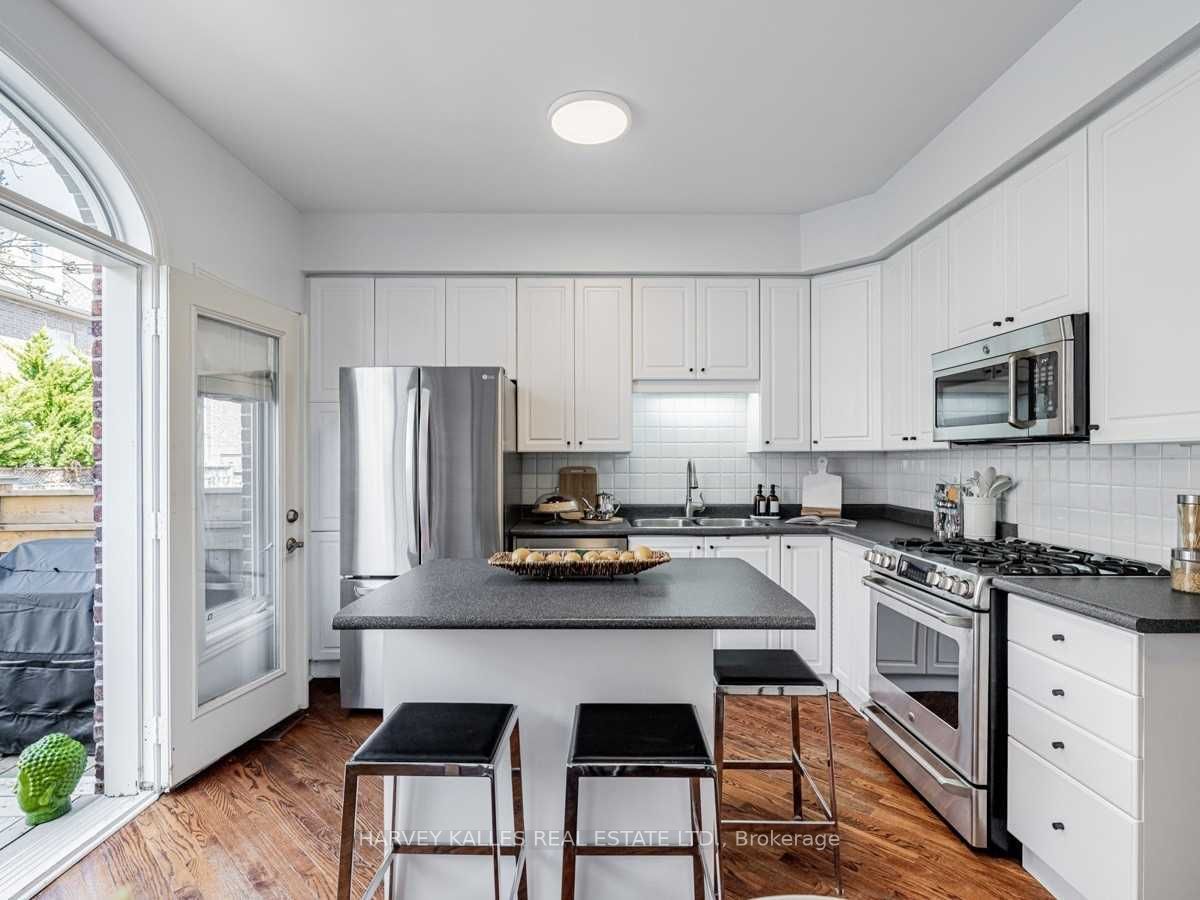 36A Mendota Rd, Toronto, ON M8Y1E8 | 2 Bedroom 2 Bathroom Freehold Townhouse | Image 12