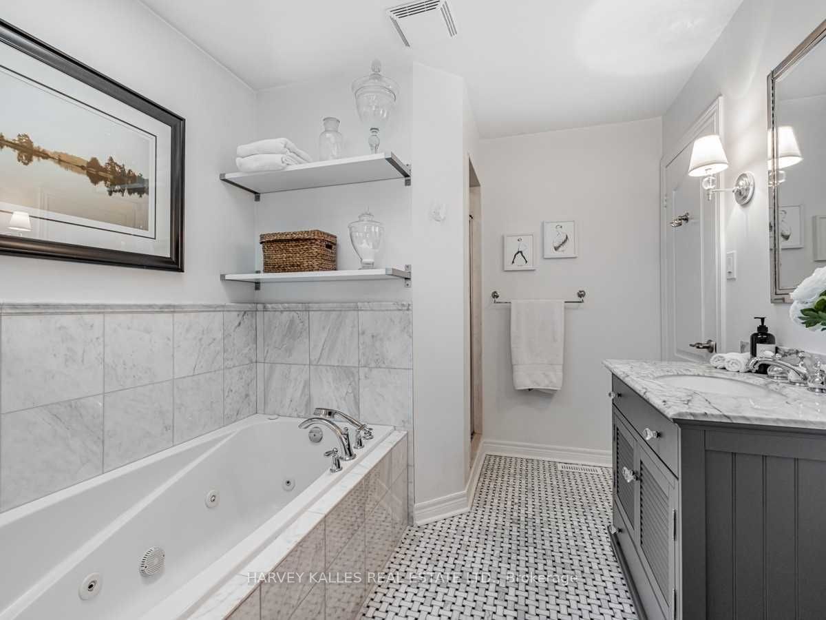 36A Mendota Rd, Toronto, ON M8Y1E8 | 2 Bedroom 2 Bathroom Freehold Townhouse | Image 21