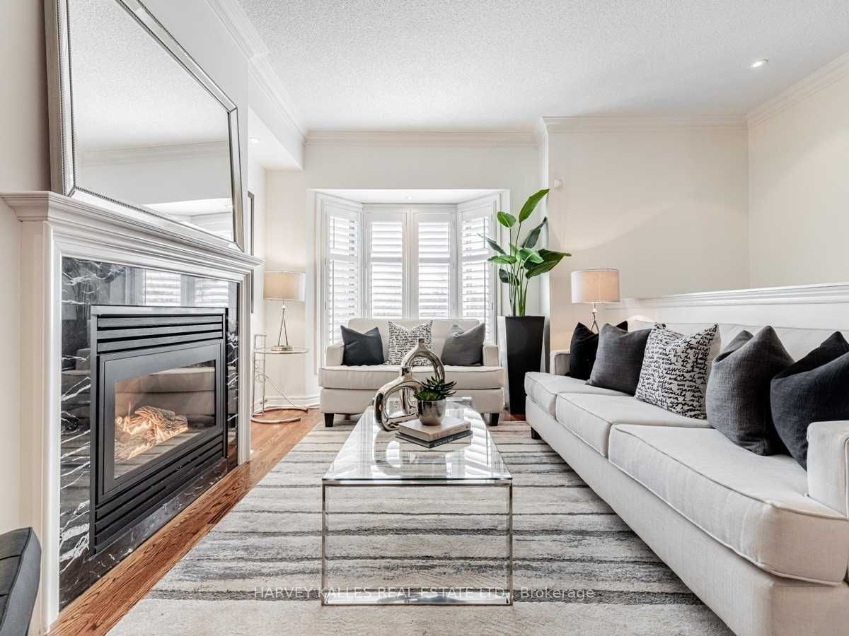 36A Mendota Rd, Toronto, ON M8Y1E8 | 2 Bedroom 2 Bathroom Freehold Townhouse | Image 3