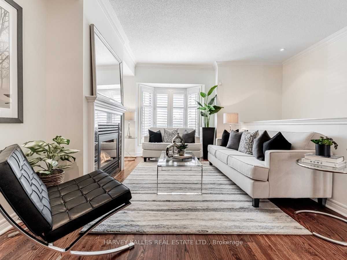 36A Mendota Rd, Toronto, ON M8Y1E8 | 2 Bedroom 2 Bathroom Freehold Townhouse | Image 4