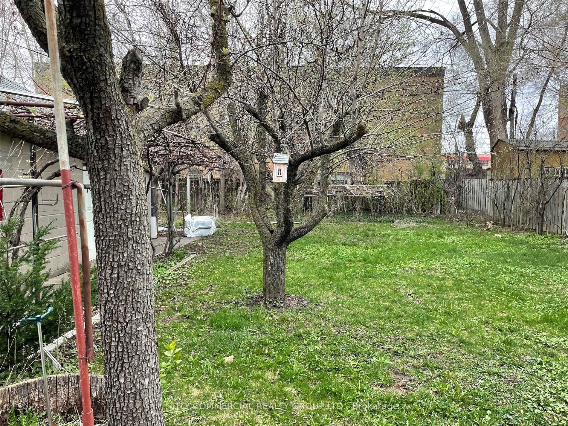 98 Winston Park Blvd, Toronto, ON M3K1C5 | 3 Bedroom 2 Bathroom Detached House | Image 4