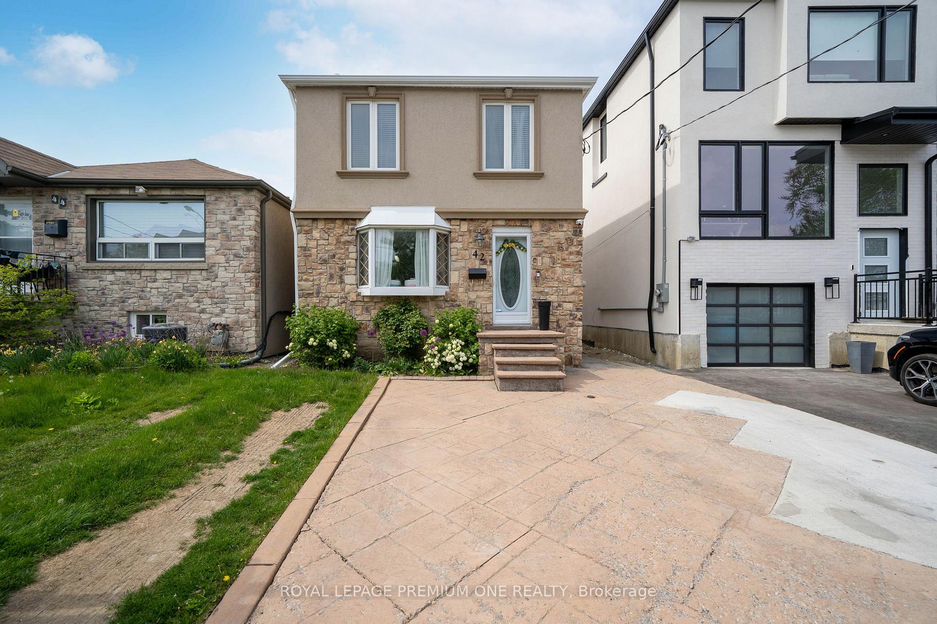 42 Elder Ave, Toronto, ON M8W1S4 | 3 Bedroom 2 Bathroom Detached House | Image 1