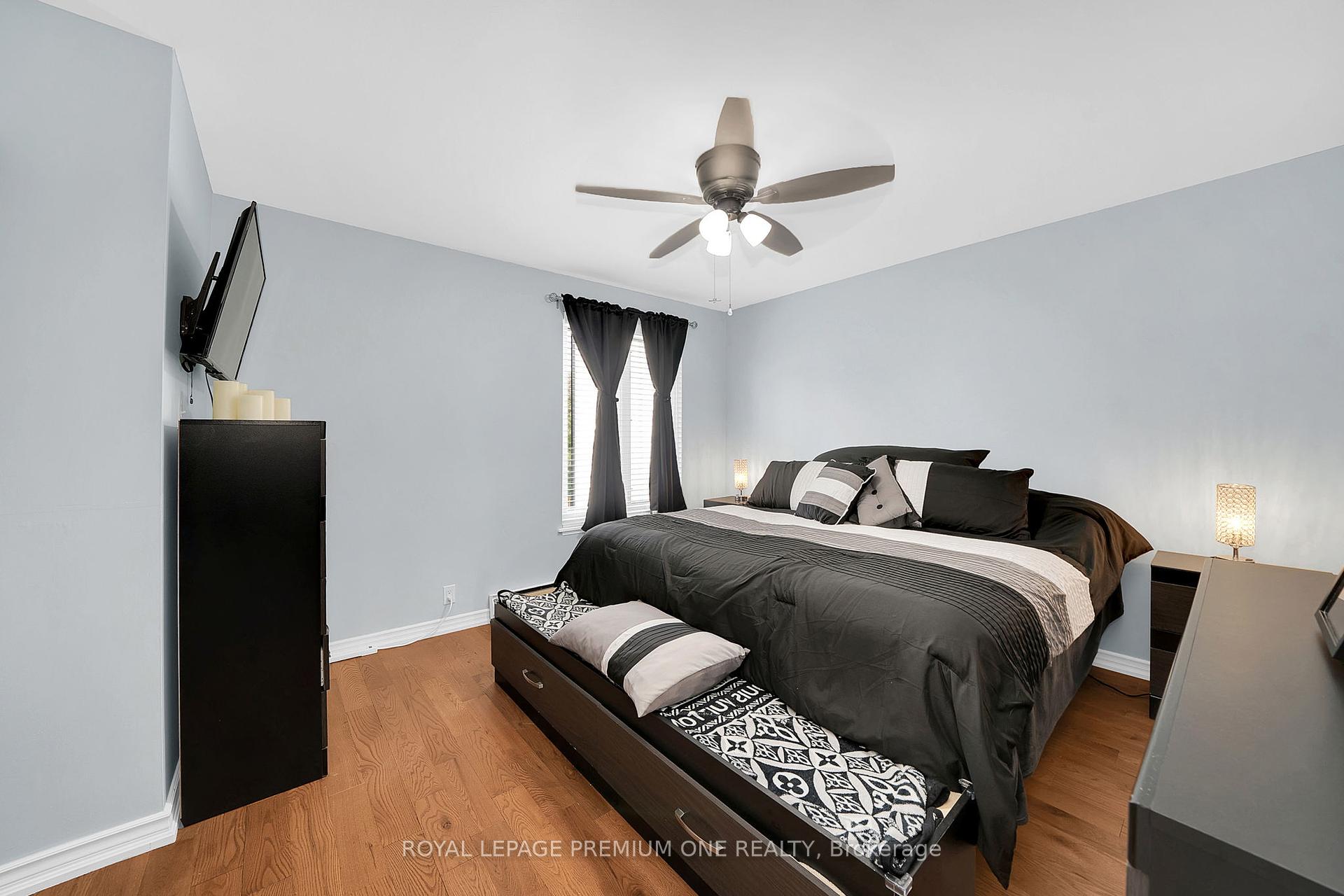 42 Elder Ave, Toronto, ON M8W1S4 | 3 Bedroom 2 Bathroom Detached House | Image 11