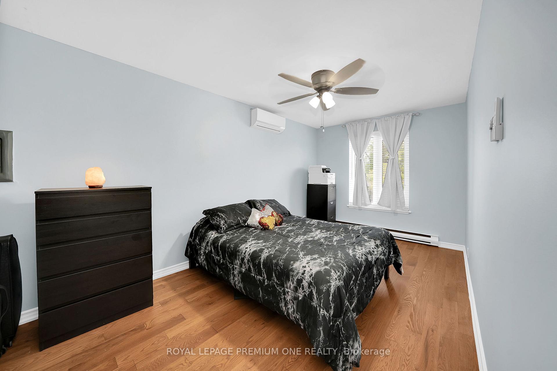 42 Elder Ave, Toronto, ON M8W1S4 | 3 Bedroom 2 Bathroom Detached House | Image 12