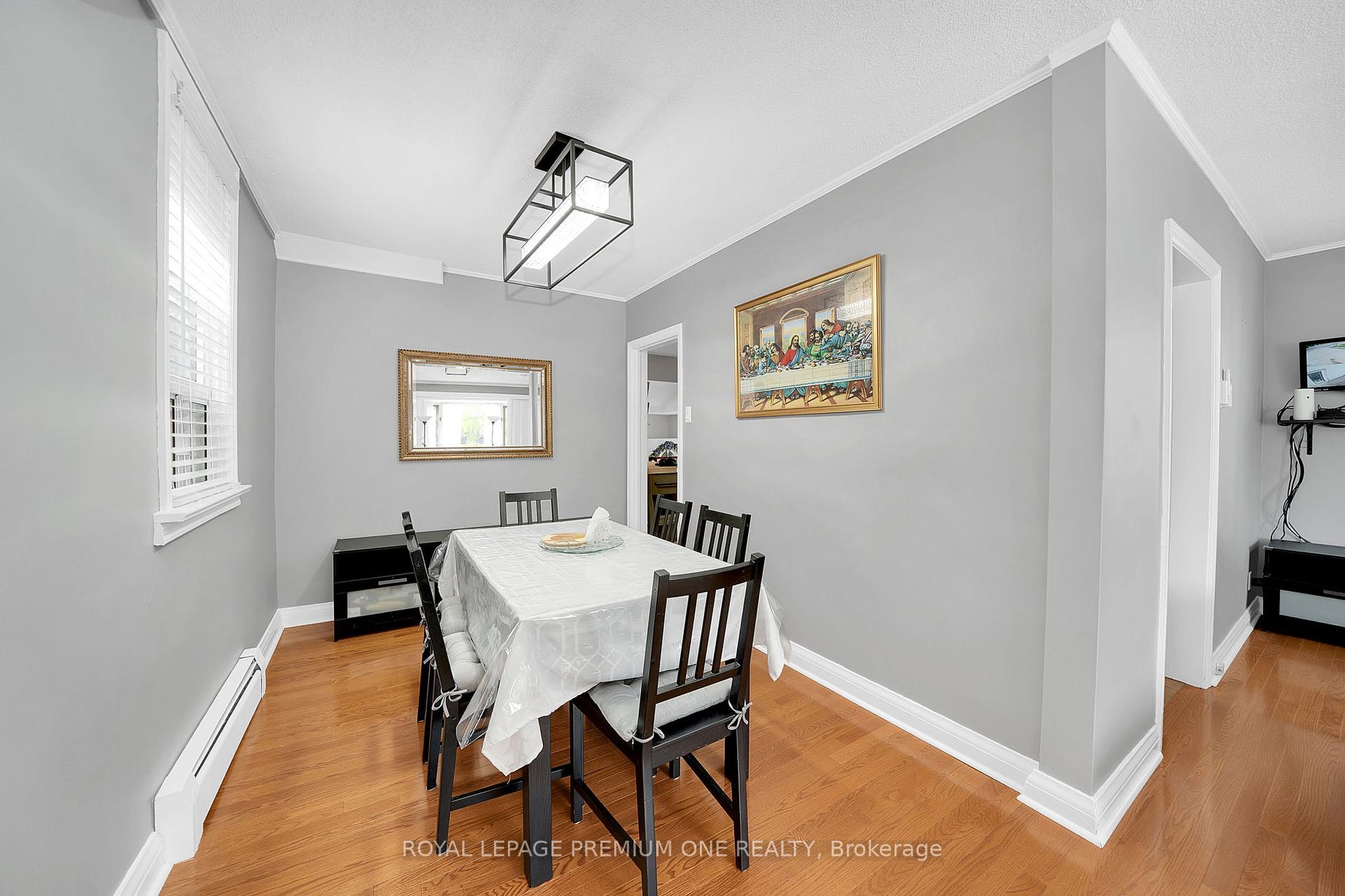 42 Elder Ave, Toronto, ON M8W1S4 | 3 Bedroom 2 Bathroom Detached House | Image 5