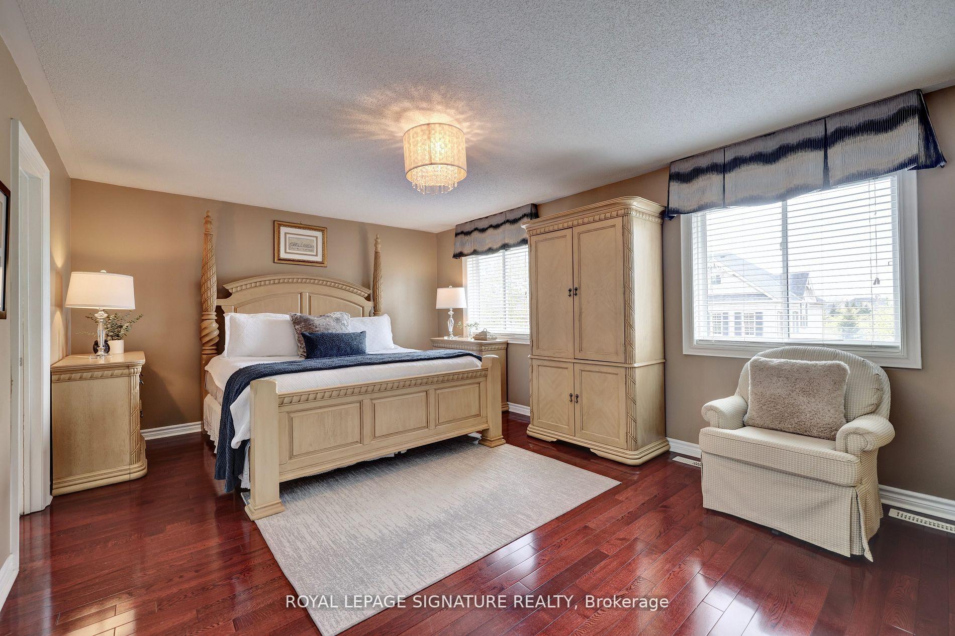 860 Spinning Wheel Cres W, Mississauga, ON L5W1W4 | 4 Bedroom 4 Bathroom Detached House | Image 14