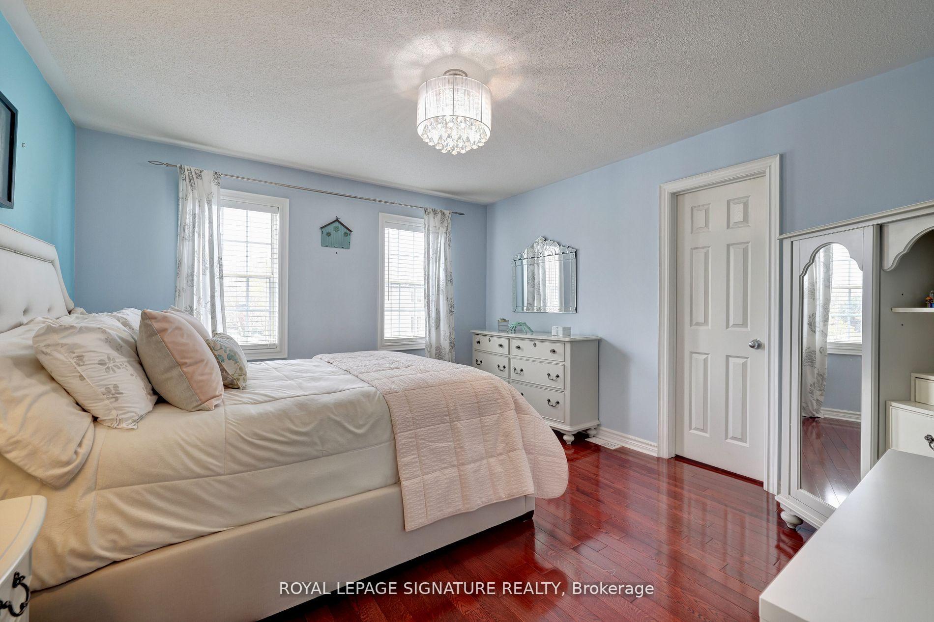 860 Spinning Wheel Cres W, Mississauga, ON L5W1W4 | 4 Bedroom 4 Bathroom Detached House | Image 16