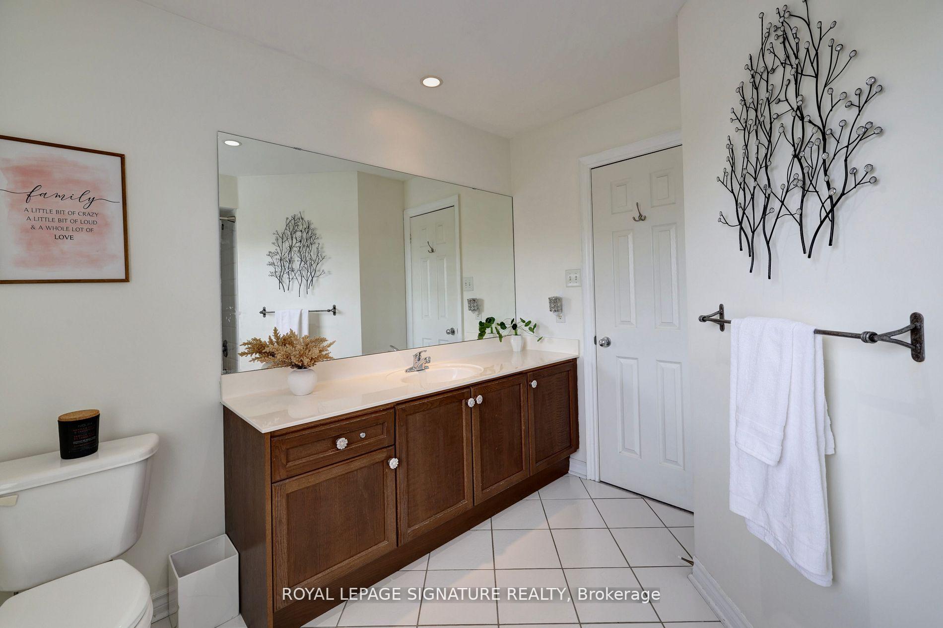 860 Spinning Wheel Cres W, Mississauga, ON L5W1W4 | 4 Bedroom 4 Bathroom Detached House | Image 17