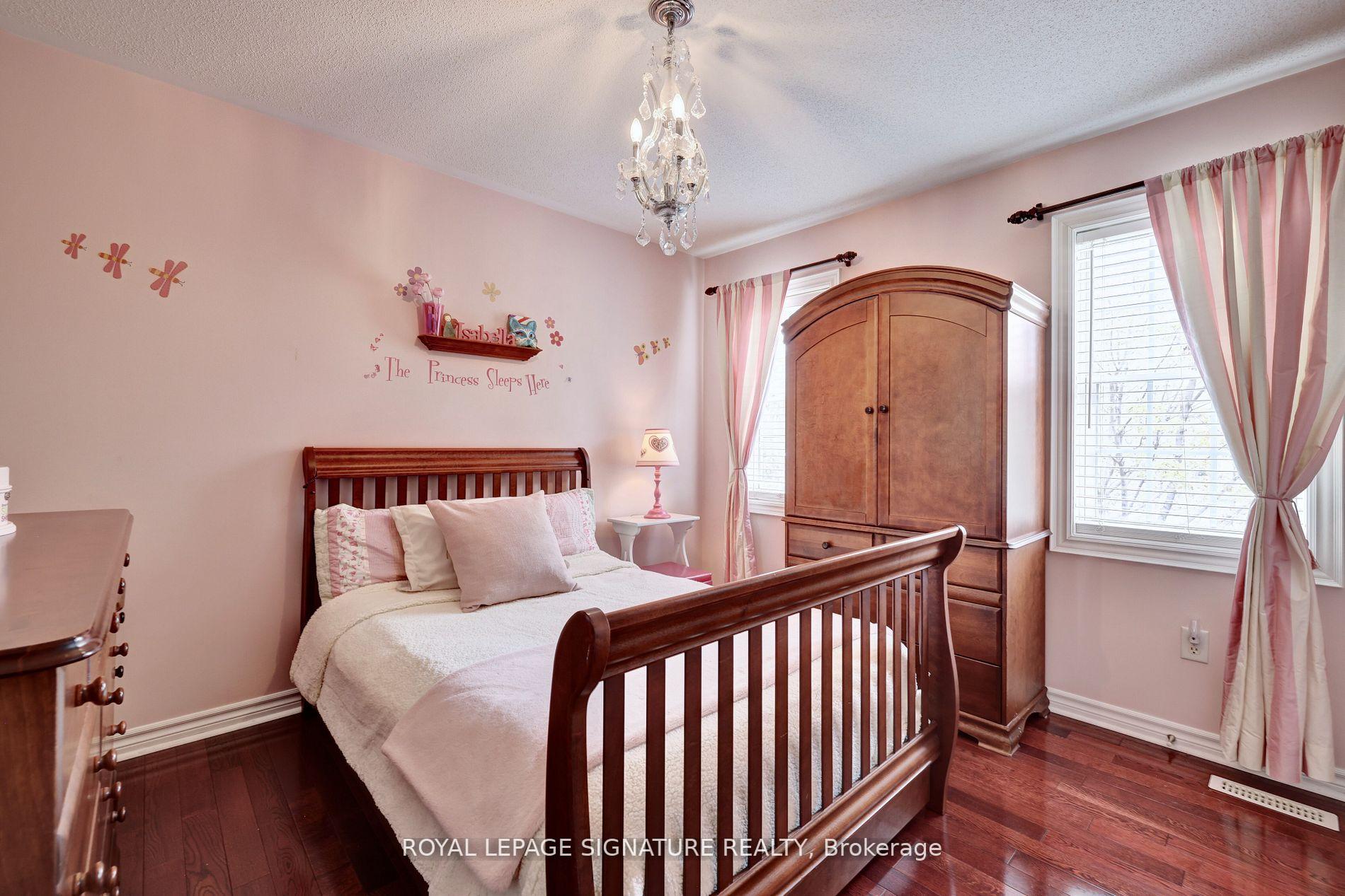 860 Spinning Wheel Cres W, Mississauga, ON L5W1W4 | 4 Bedroom 4 Bathroom Detached House | Image 18