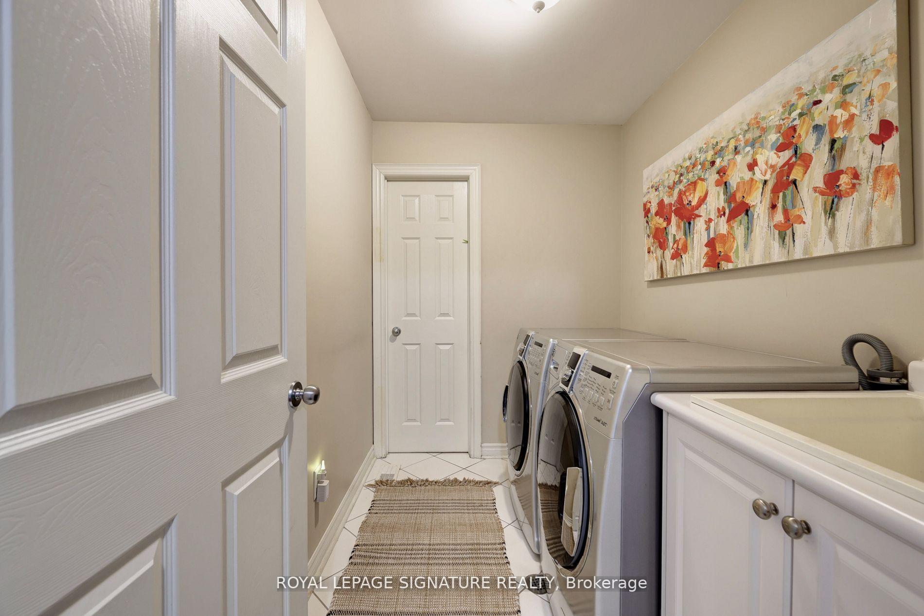 860 Spinning Wheel Cres W, Mississauga, ON L5W1W4 | 4 Bedroom 4 Bathroom Detached House | Image 20