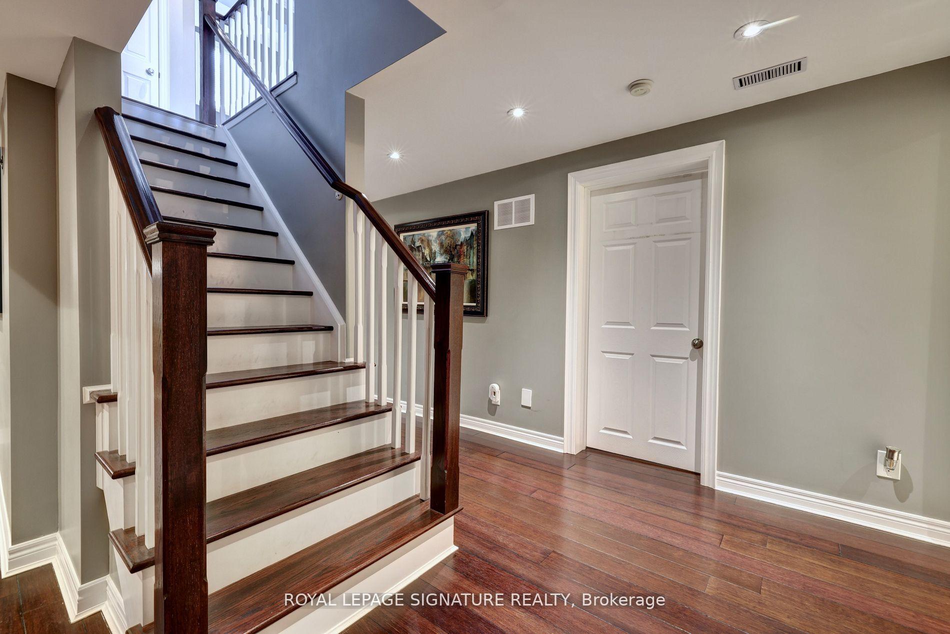 860 Spinning Wheel Cres W, Mississauga, ON L5W1W4 | 4 Bedroom 4 Bathroom Detached House | Image 21