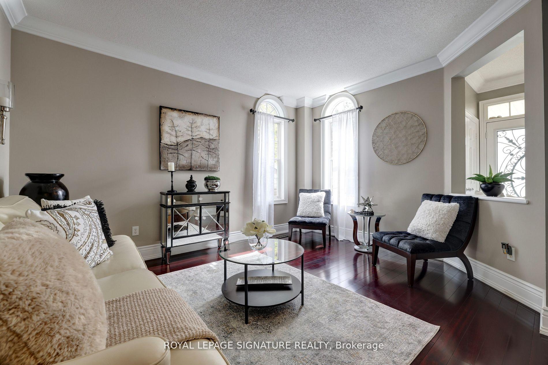 860 Spinning Wheel Cres W, Mississauga, ON L5W1W4 | 4 Bedroom 4 Bathroom Detached House | Image 4