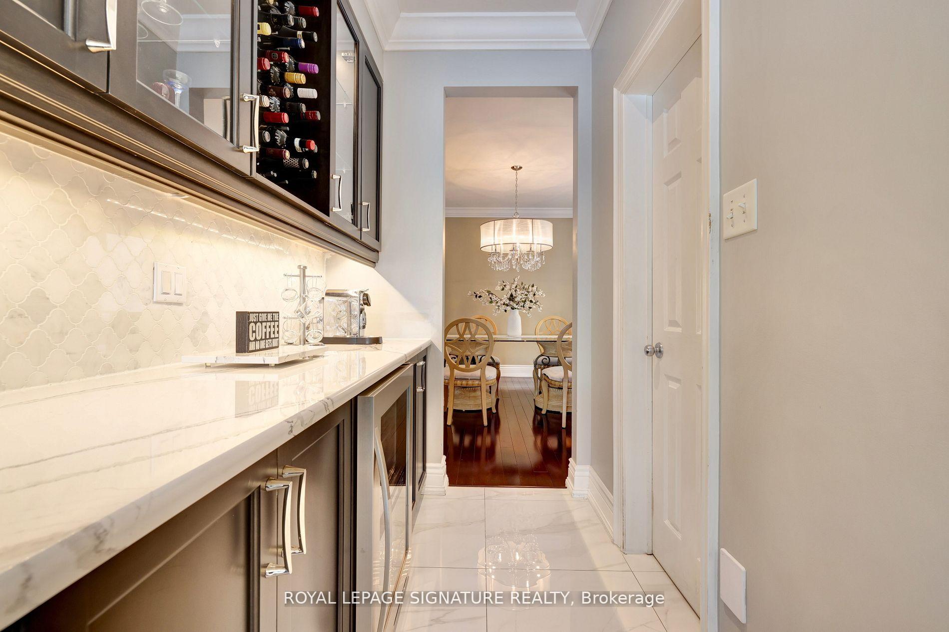 860 Spinning Wheel Cres W, Mississauga, ON L5W1W4 | 4 Bedroom 4 Bathroom Detached House | Image 6