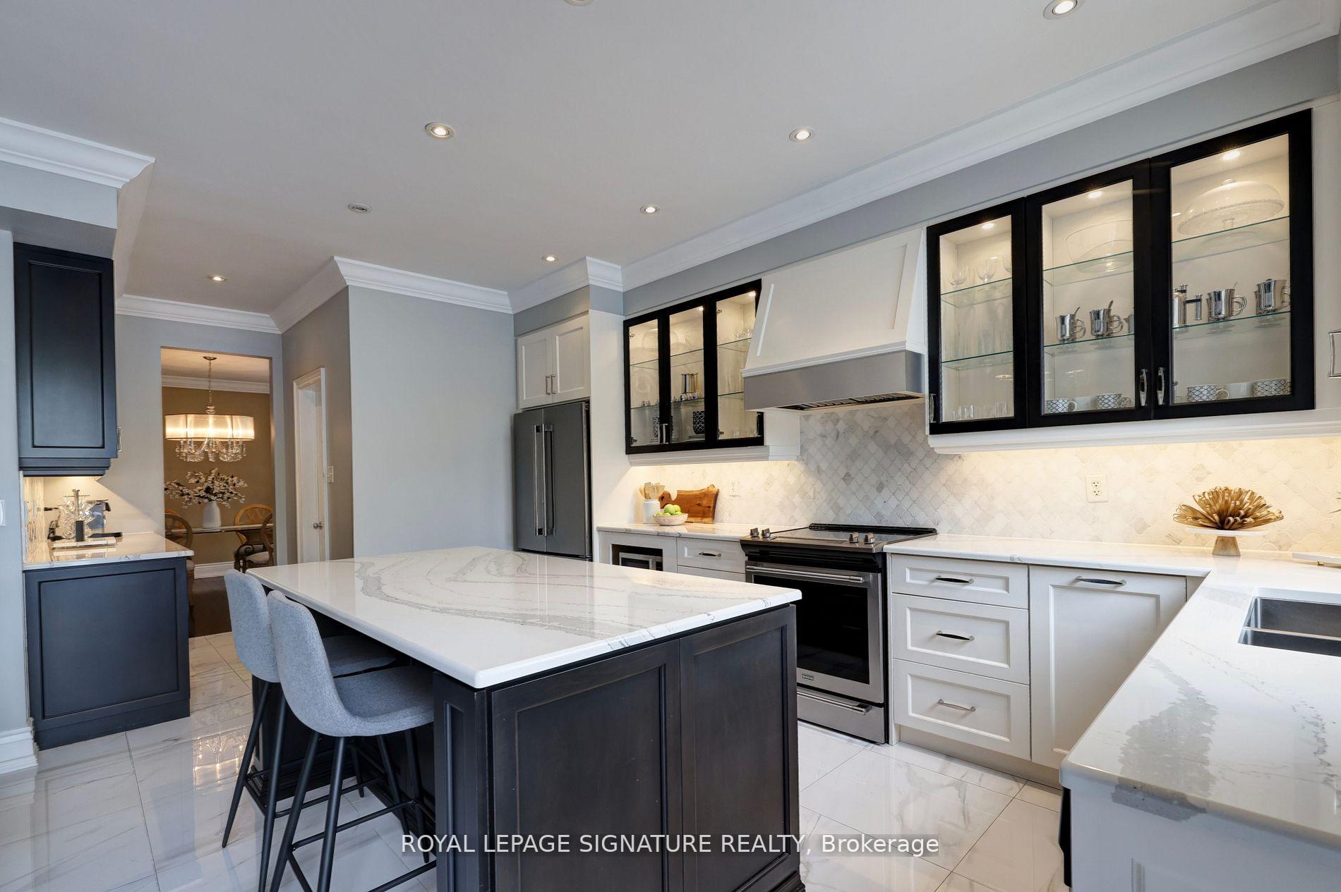 860 Spinning Wheel Cres W, Mississauga, ON L5W1W4 | 4 Bedroom 4 Bathroom Detached House | Image 7