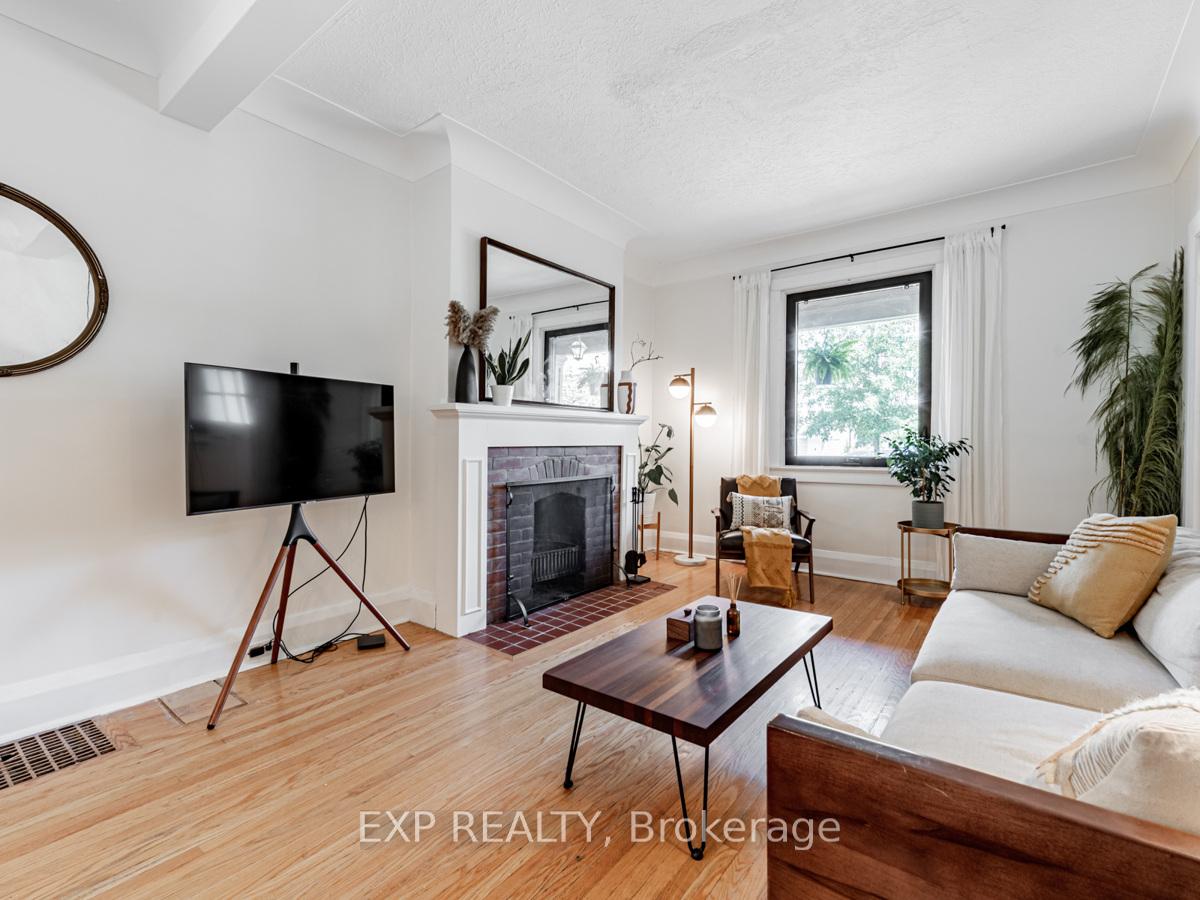 35 Dynevor Rd, Toronto, ON M6E3W7 | 3 Bedroom 3 Bathroom Detached House | Image 6