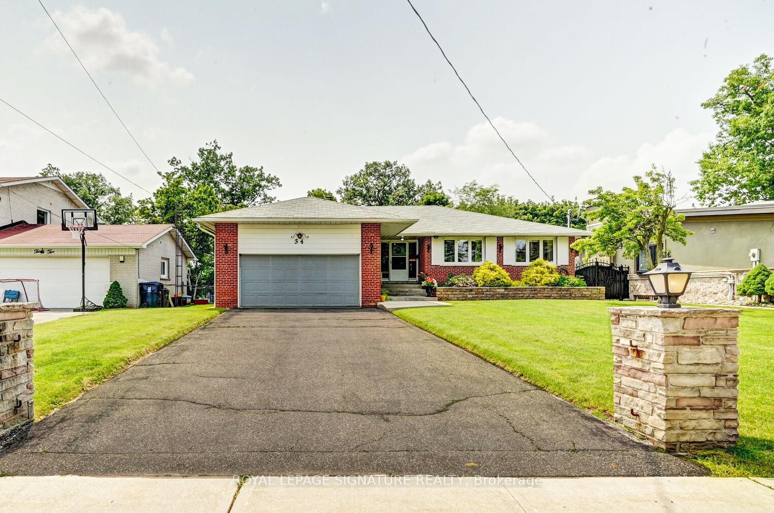 34 Grovetree Rd, Toronto, ON M9V2Y2 | 3 Bedroom 3 Bathroom Detached House | Image 1