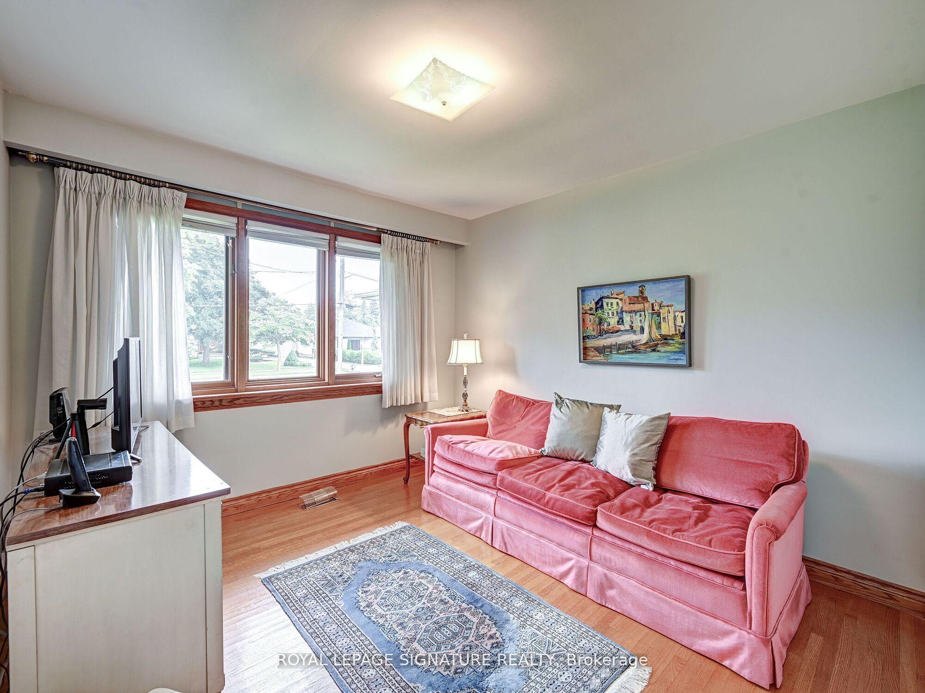 34 Grovetree Rd, Toronto, ON M9V2Y2 | 3 Bedroom 3 Bathroom Detached House | Image 11