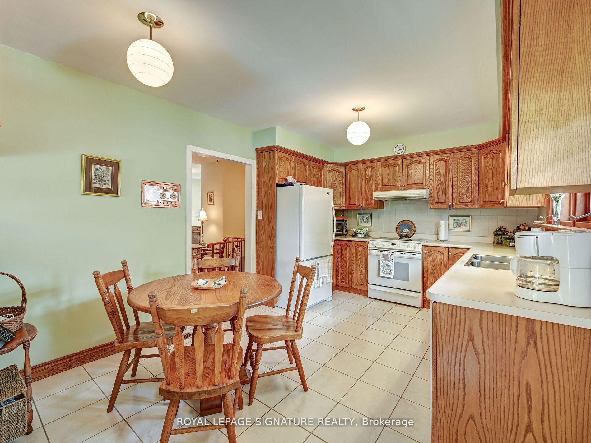 34 Grovetree Rd, Toronto, ON M9V2Y2 | 3 Bedroom 3 Bathroom Detached House | Image 4