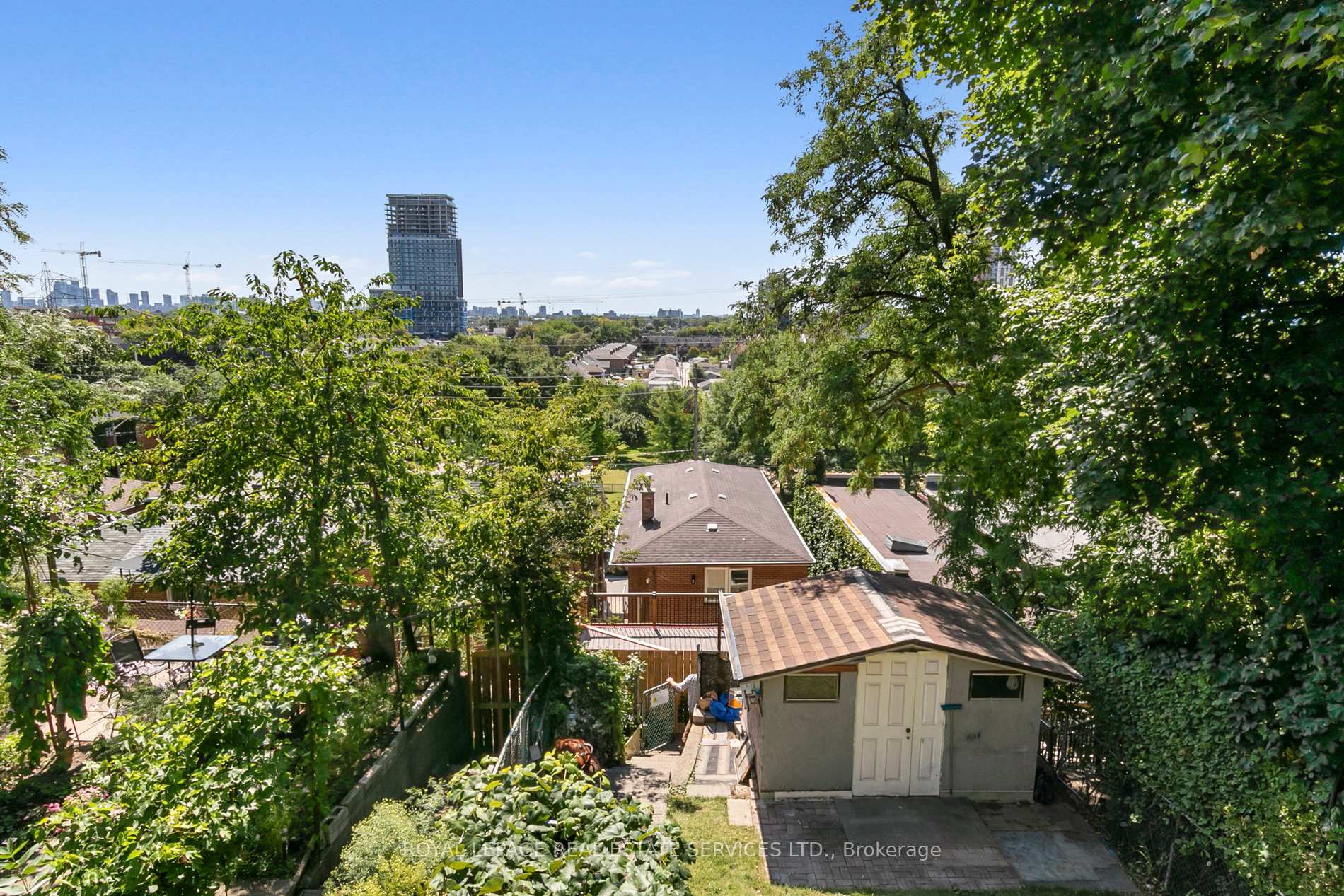 1556 Davenport Rd, Toronto, ON M6H2J1 | 3 Bedroom 3 Bathroom Detached House | Image 10