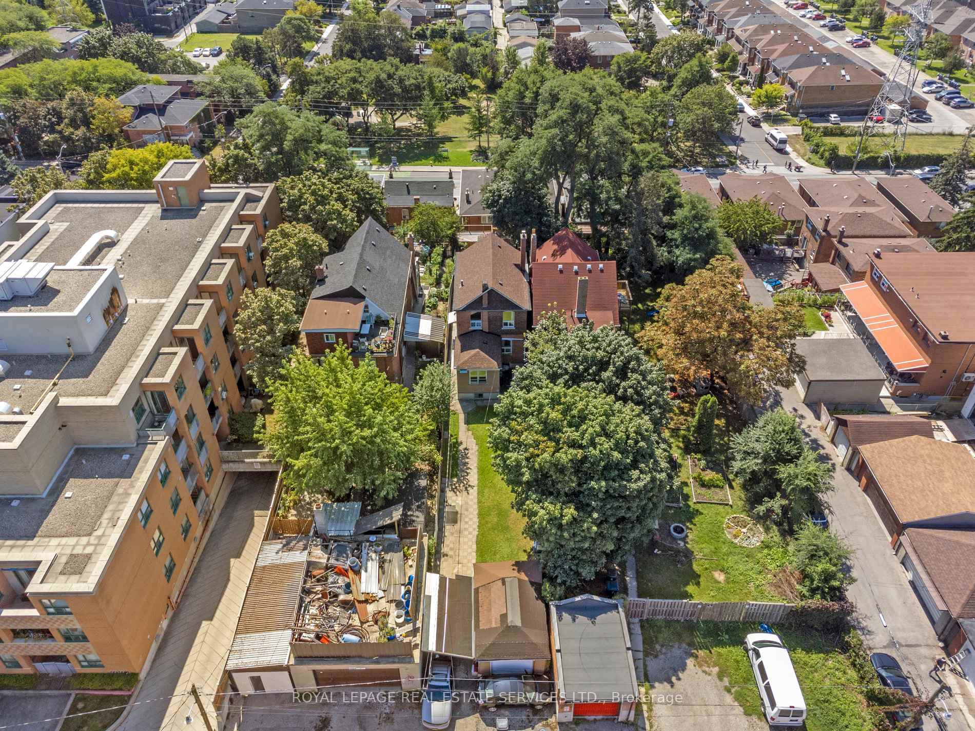 1556 Davenport Rd, Toronto, ON M6H2J1 | 3 Bedroom 3 Bathroom Detached House | Image 16