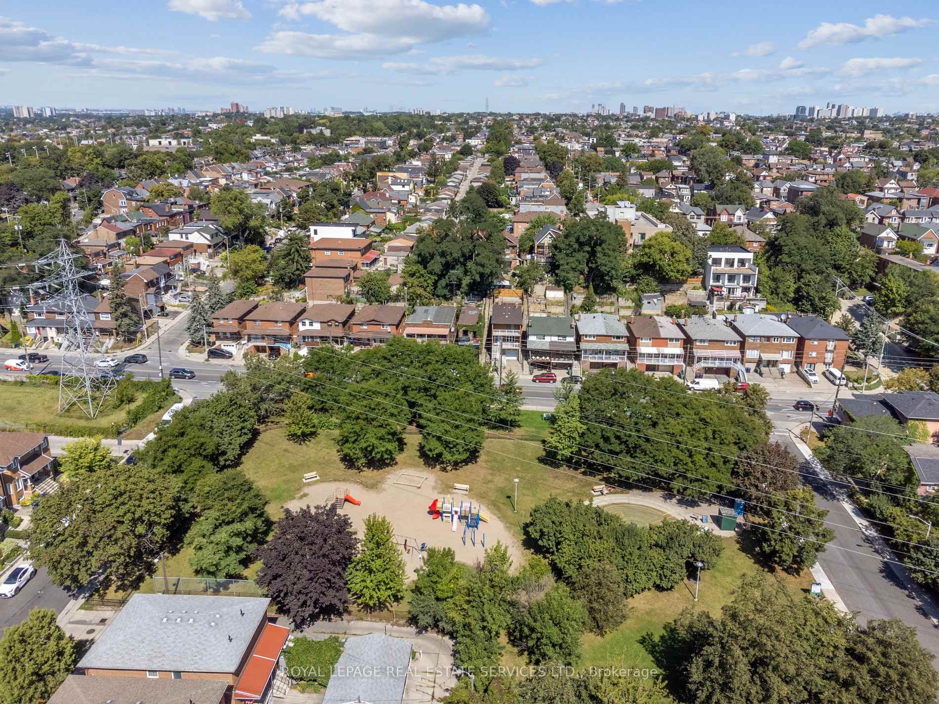 1556 Davenport Rd, Toronto, ON M6H2J1 | 3 Bedroom 3 Bathroom Detached House | Image 17