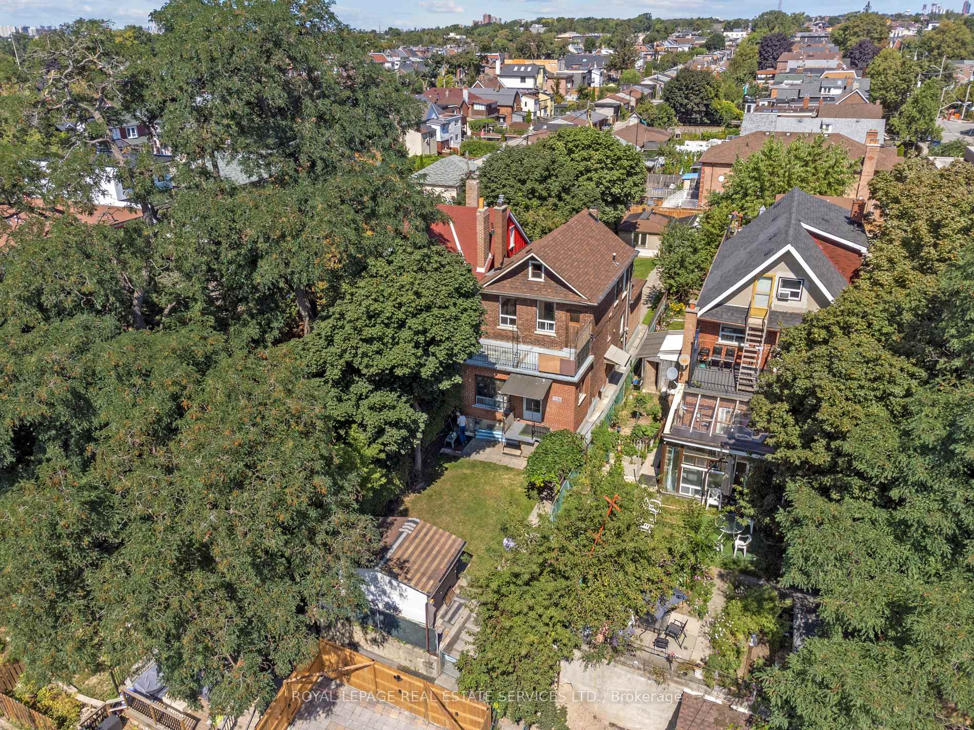 1556 Davenport Rd, Toronto, ON M6H2J1 | 3 Bedroom 3 Bathroom Detached House | Image 18