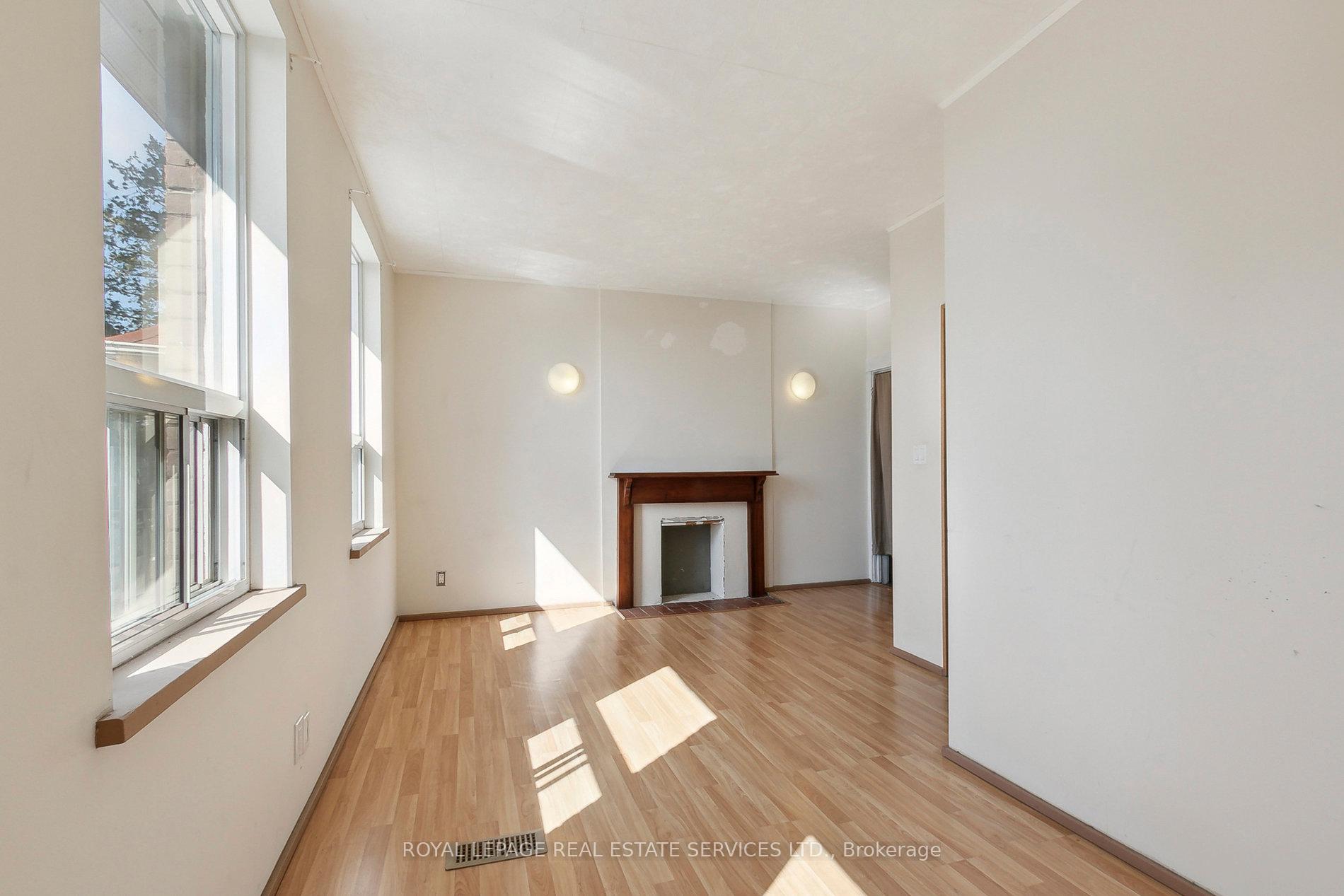 1556 Davenport Rd, Toronto, ON M6H2J1 | 3 Bedroom 3 Bathroom Detached House | Image 24