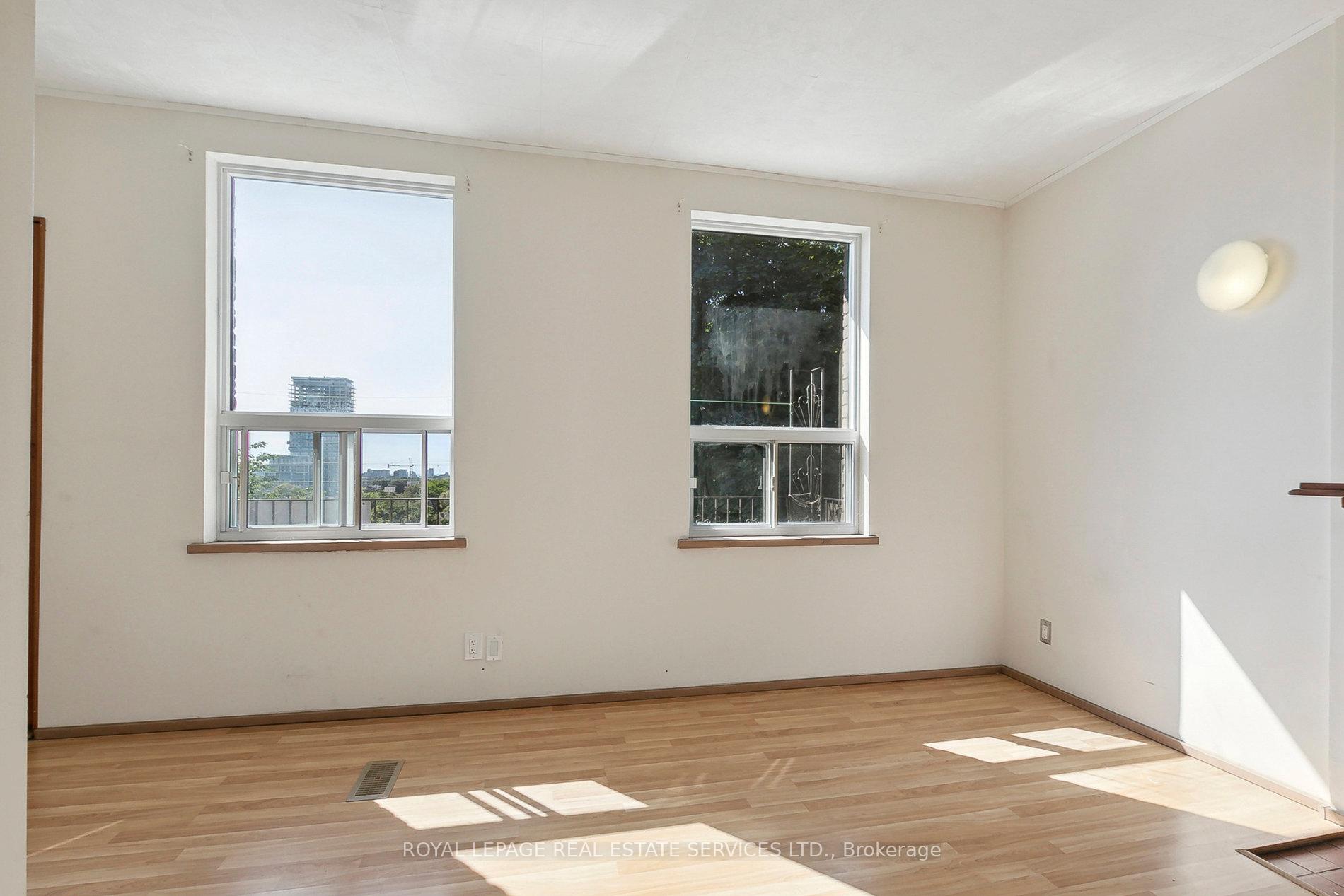 1556 Davenport Rd, Toronto, ON M6H2J1 | 3 Bedroom 3 Bathroom Detached House | Image 26