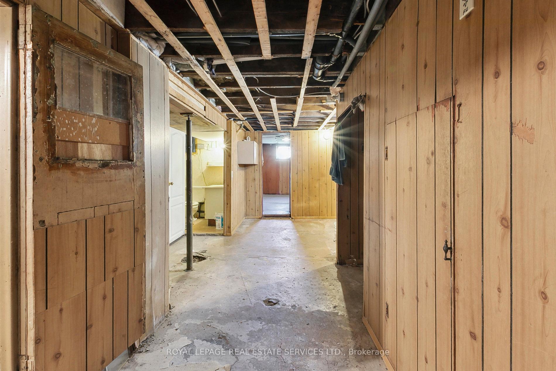 1556 Davenport Rd, Toronto, ON M6H2J1 | 3 Bedroom 3 Bathroom Detached House | Image 29