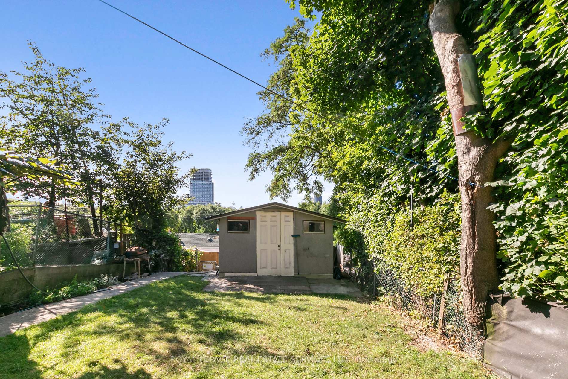 1556 Davenport Rd, Toronto, ON M6H2J1 | 3 Bedroom 3 Bathroom Detached House | Image 5