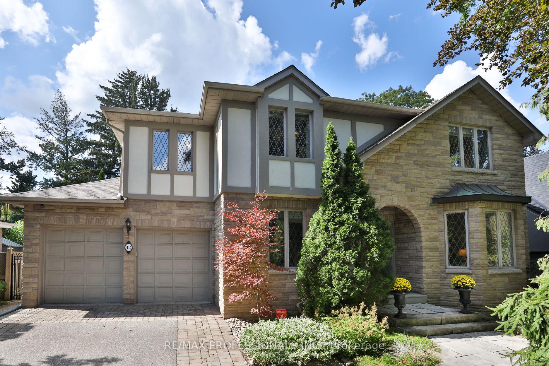 42 Wimbleton Rd, Toronto, ON M9A3S1 | 4 Bedroom 5 Bathroom Detached House | Image 1