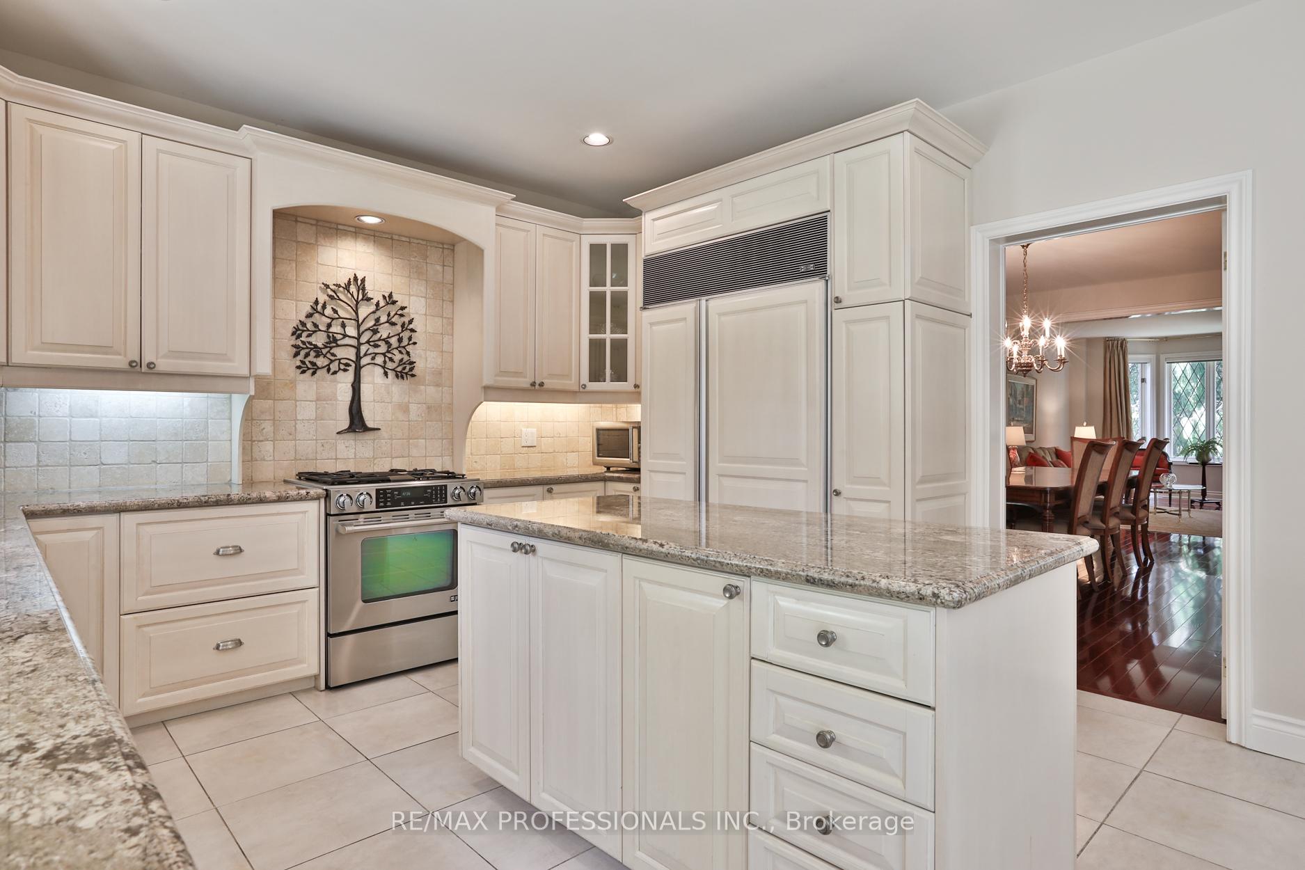 42 Wimbleton Rd, Toronto, ON M9A3S1 | 4 Bedroom 5 Bathroom Detached House | Image 10